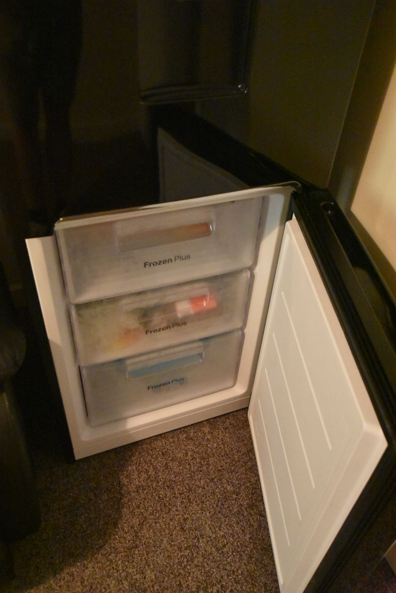 Daewoo RN37DB Refrigerator Freezer (Please note - - Image 3 of 3