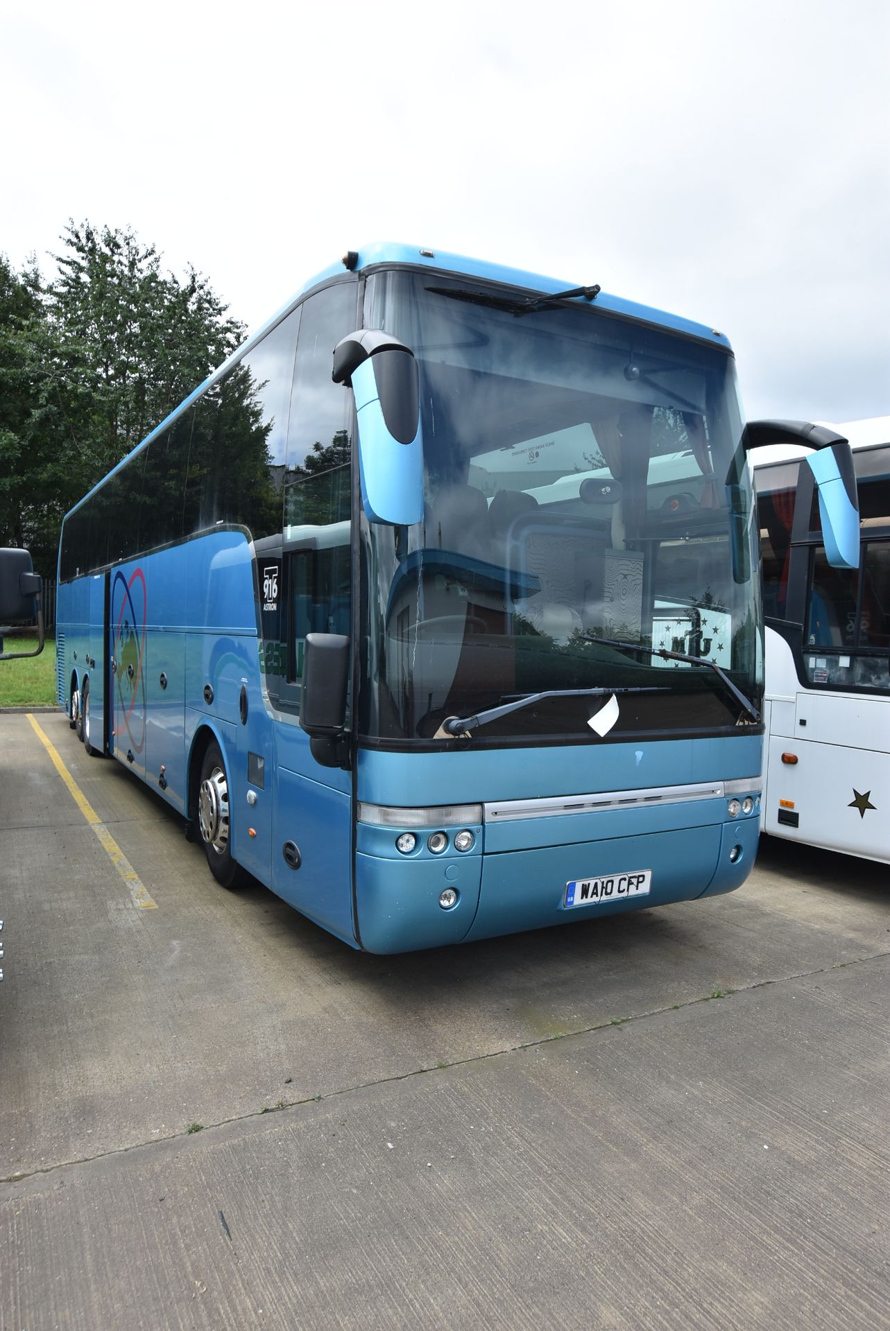 Van Hool T916 ASTRON SALOON COACH, registration no