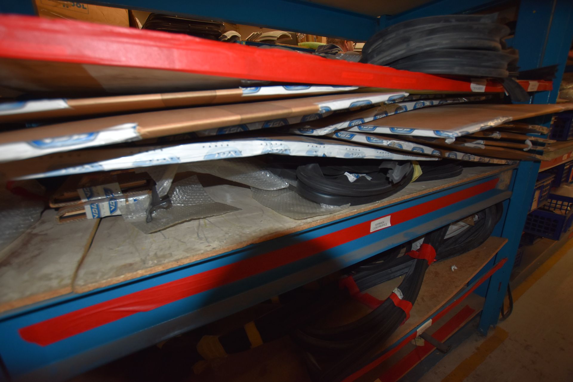 Loose Contents of Steel Rack, comprising mainly ru - Image 7 of 8