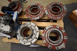 Four Rear & One Front ZF Wheel Hubs for VDL (Pleas