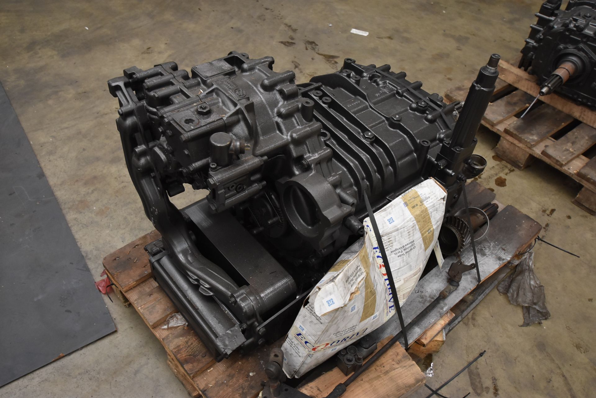 ZF Reconditioned Six Speed 1600 HGS Gearbox for Hy - Image 2 of 4