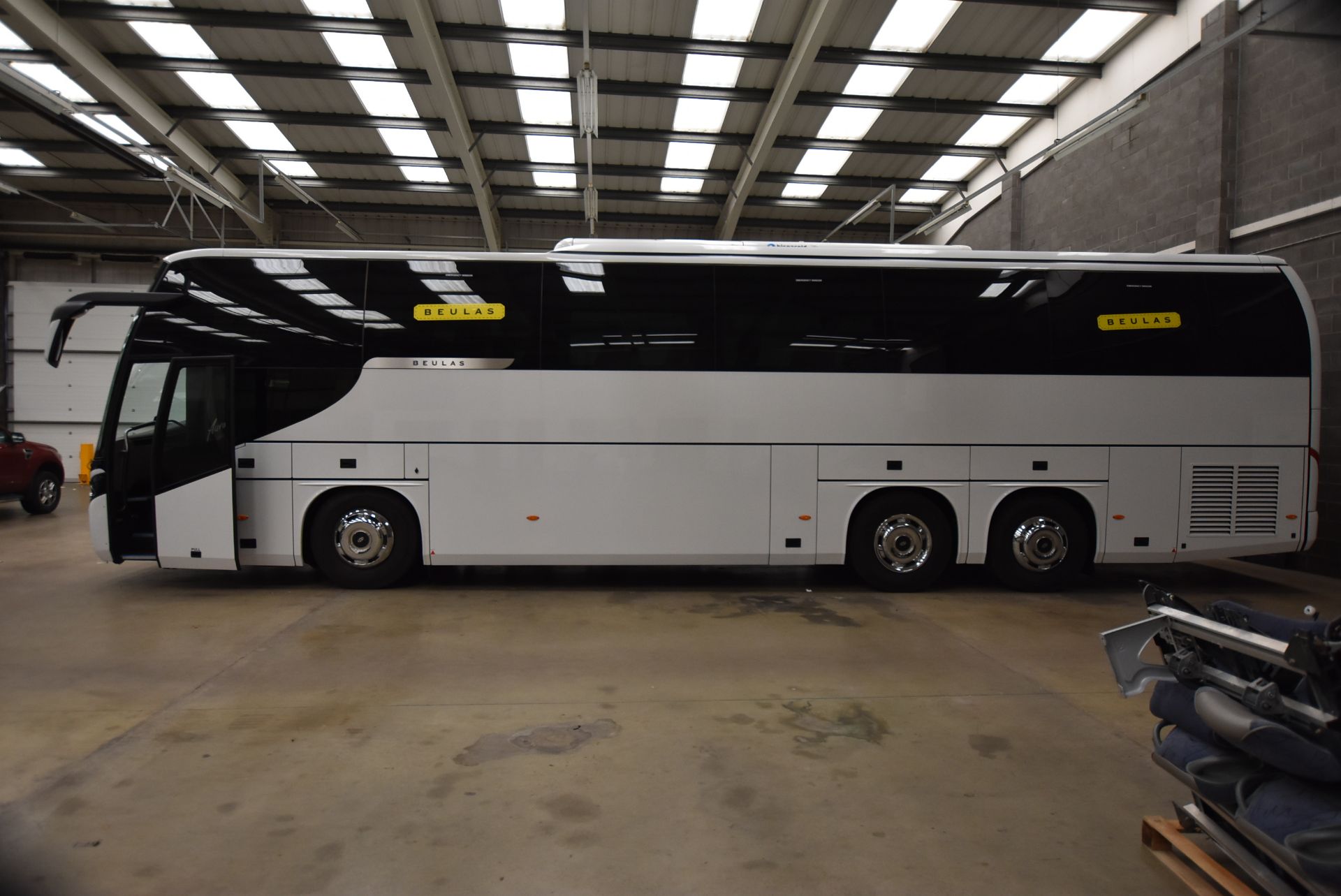 Beulas AVRA VDL SBR4000 EJES E6 58 SEAT SALOON COA - Image 3 of 26