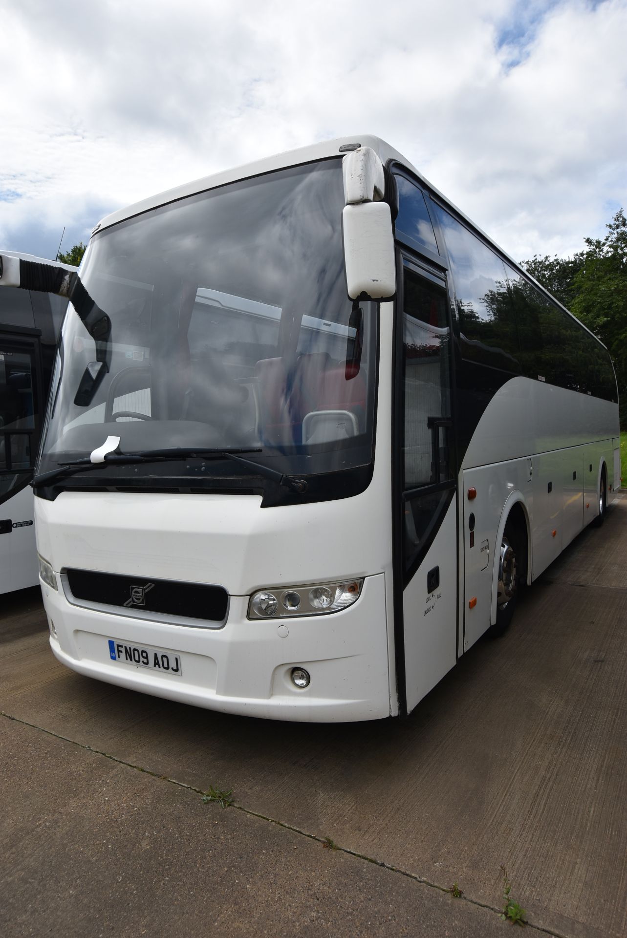 Volvo B12B 9700 49 SEAT SALOON COACH, registration