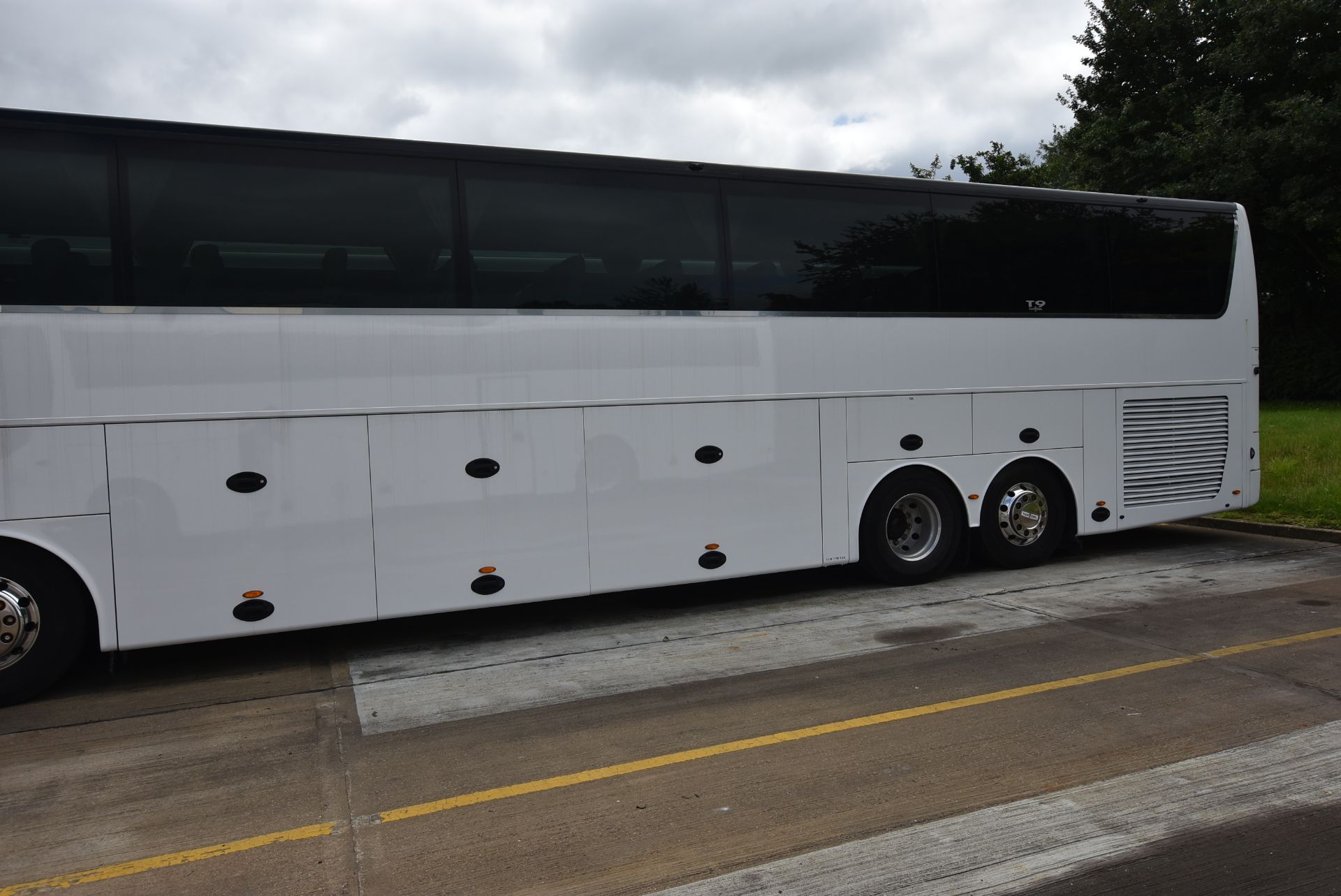 Van Hool T917 ASTRON 14.04m SALOON COACH, registra - Image 3 of 31