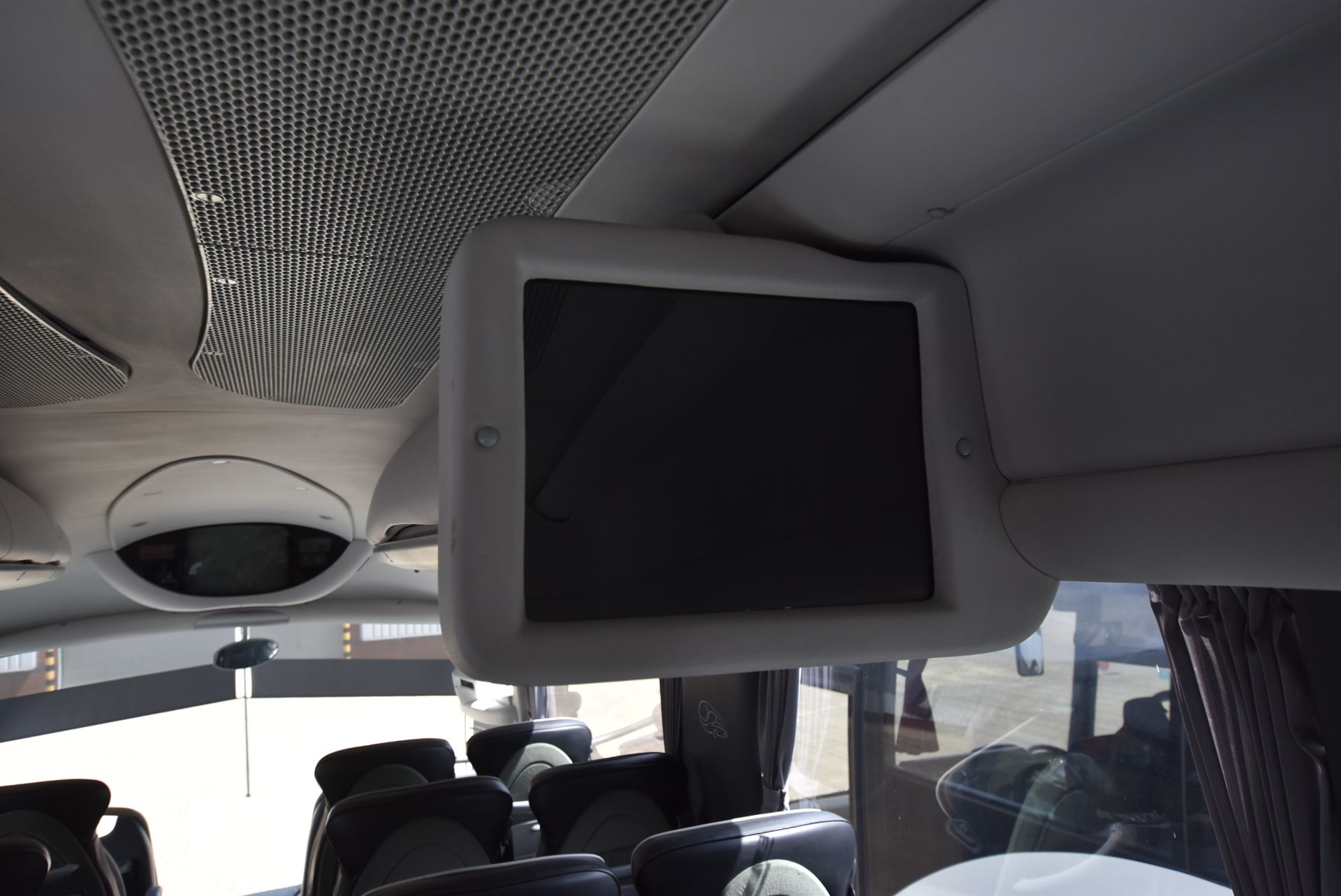 Scania K400 EB IRIZAR PB 52 SEAT SALOON COACH, reg - Image 37 of 41