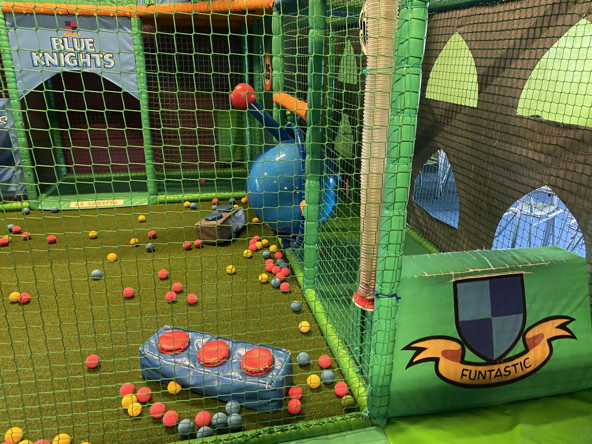 TWO TIER CHILDREN’S SOFT PLAY STRUCTURE, approx. 23m long x 11m wide x 4m high overall, with two - Image 5 of 12