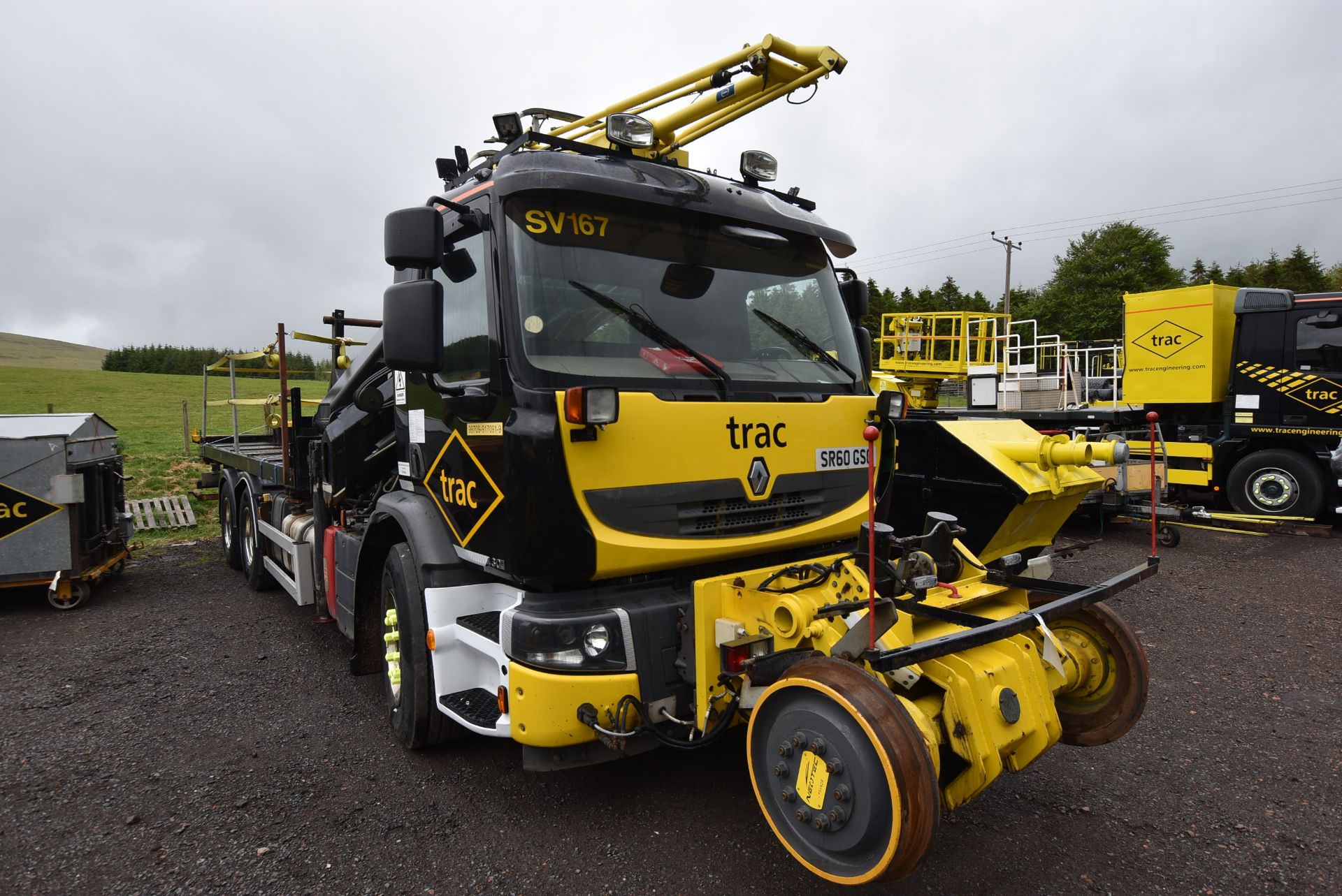 Renault PREMIUM LANDER 430.26 ROAD RAIL LHD 6x4 FLAT TRUCK FITTED CRANE & GAMMA MEWP, registration - Image 14 of 32