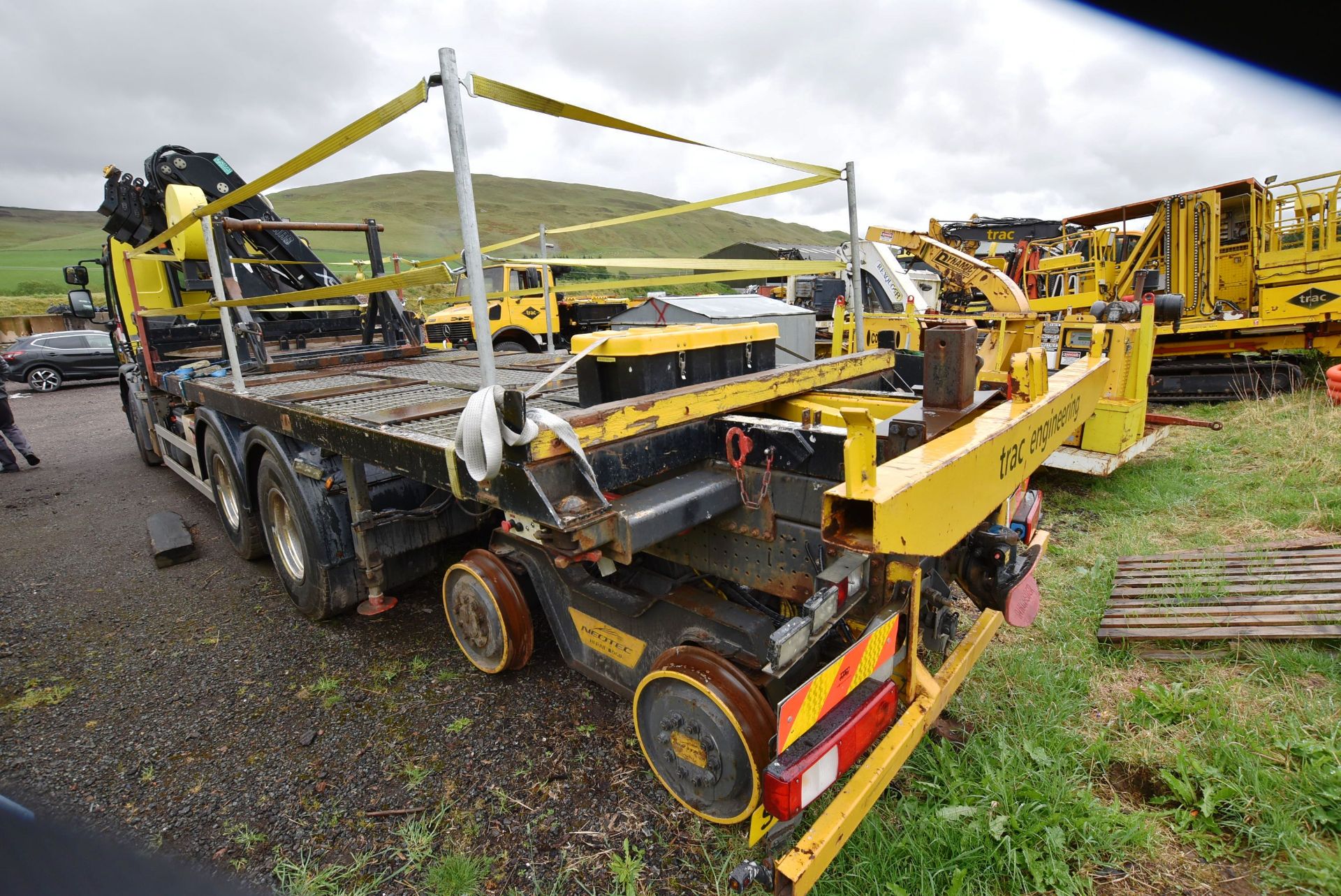 Renault PREMIUM LANDER 430.26 ROAD RAIL LHD 6x4 FLAT TRUCK FITTED CRANE & GAMMA MEWP, registration - Image 16 of 32