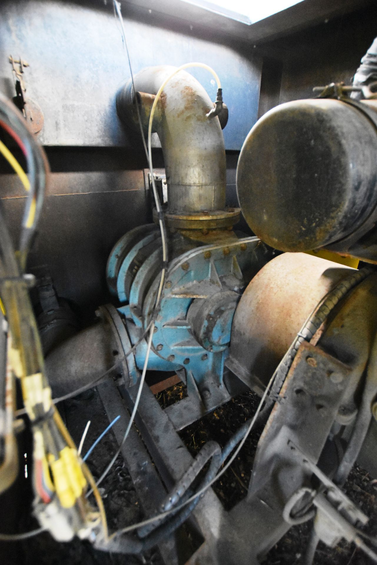 Vactor VACUUM UNIT, (SV379), fitted six cylinder diesel engine, Holmes blower dust filter socks - Image 8 of 10