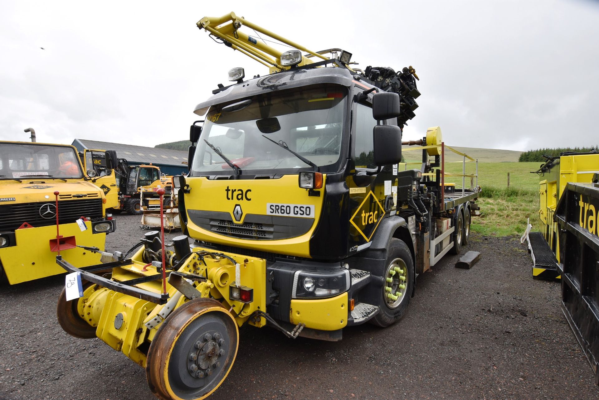 Renault PREMIUM LANDER 430.26 ROAD RAIL LHD 6x4 FLAT TRUCK FITTED CRANE & GAMMA MEWP, registration - Image 15 of 32