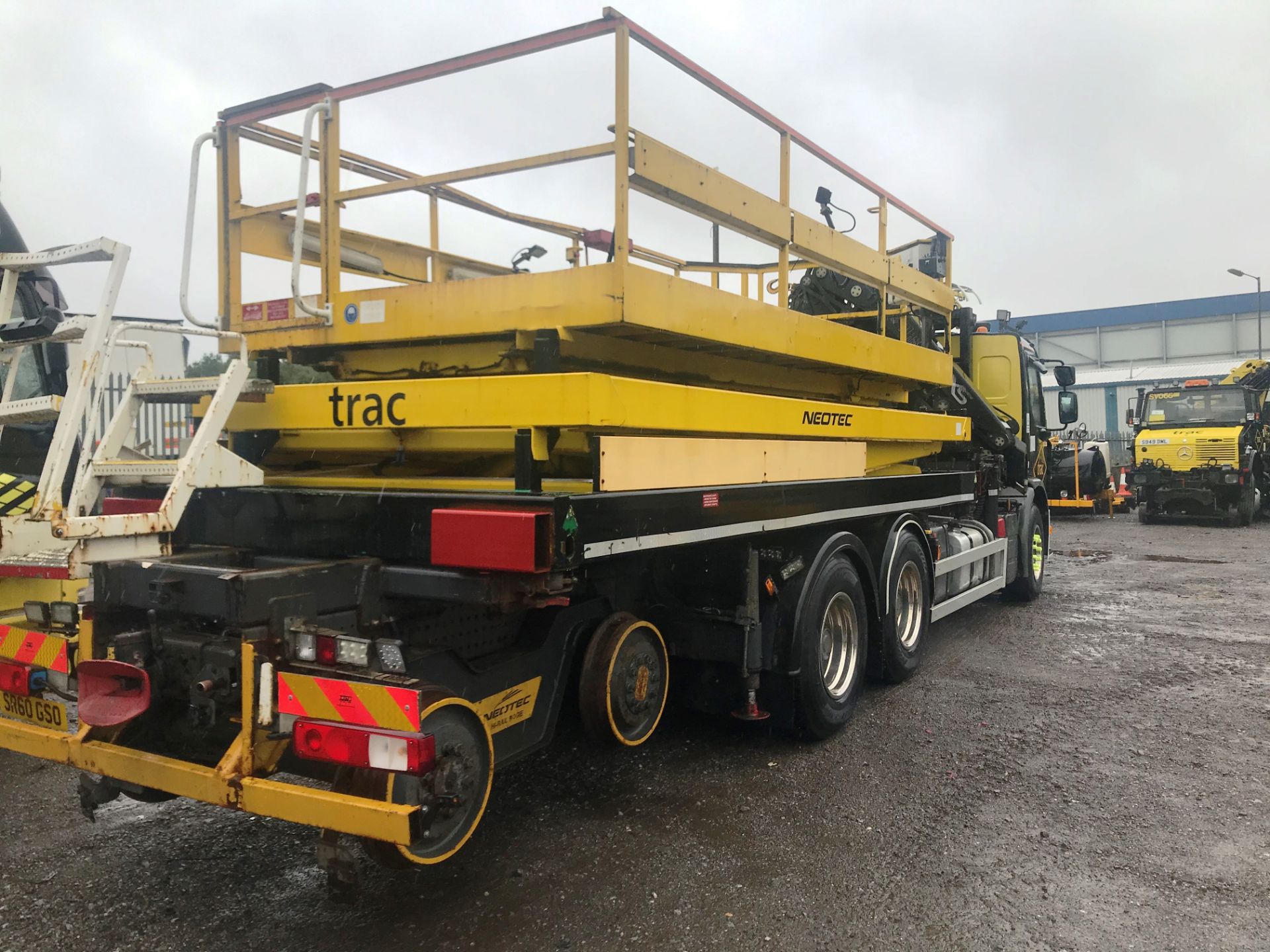 Renault PREMIUM LANDER 430.26 ROAD RAIL LHD 6x4 FLAT TRUCK FITTED CRANE & GAMMA MEWP, registration - Image 7 of 32