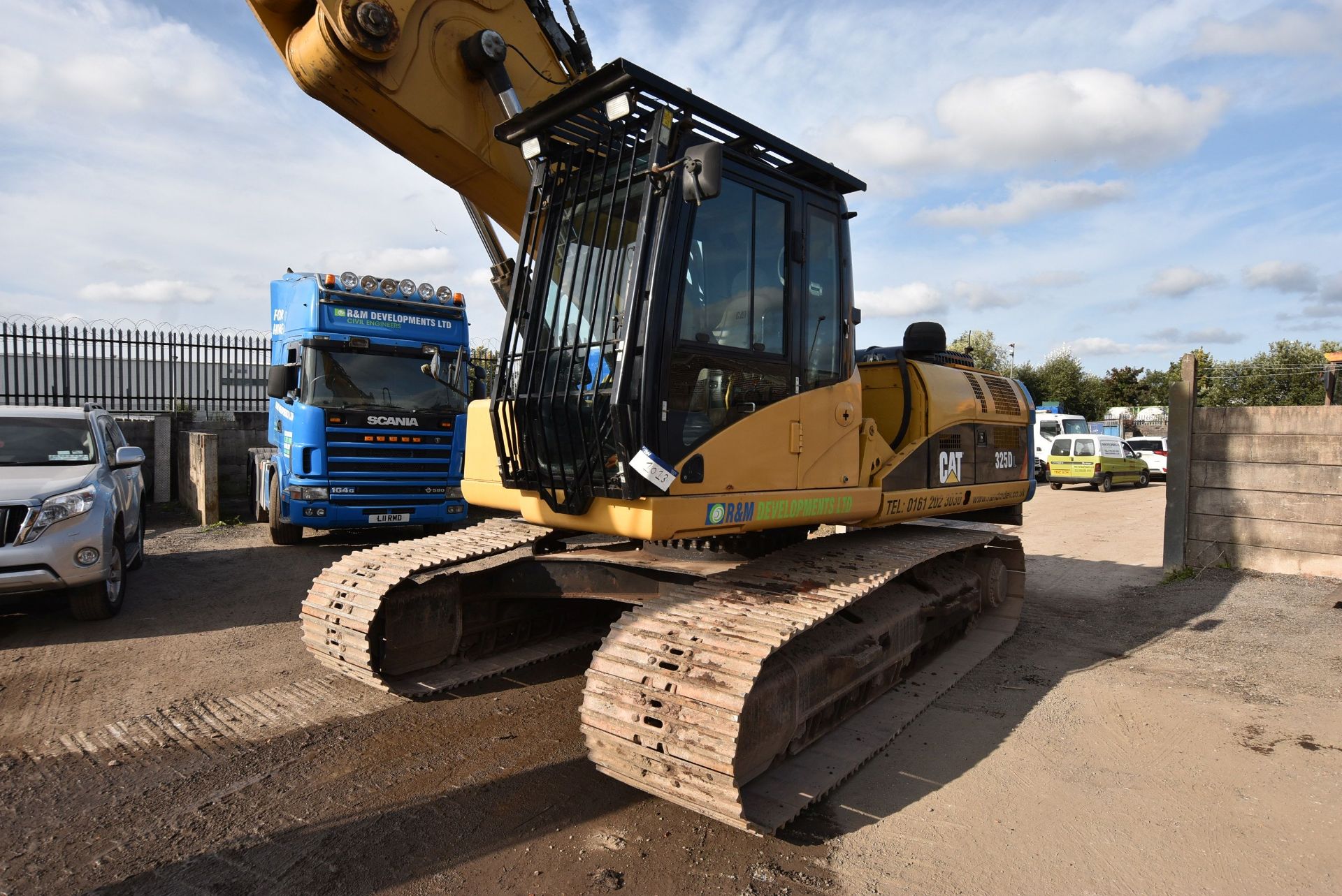 Caterpillar 325DL HIGH REACH 16m TRACKED EXCAVATOR - Image 4 of 22