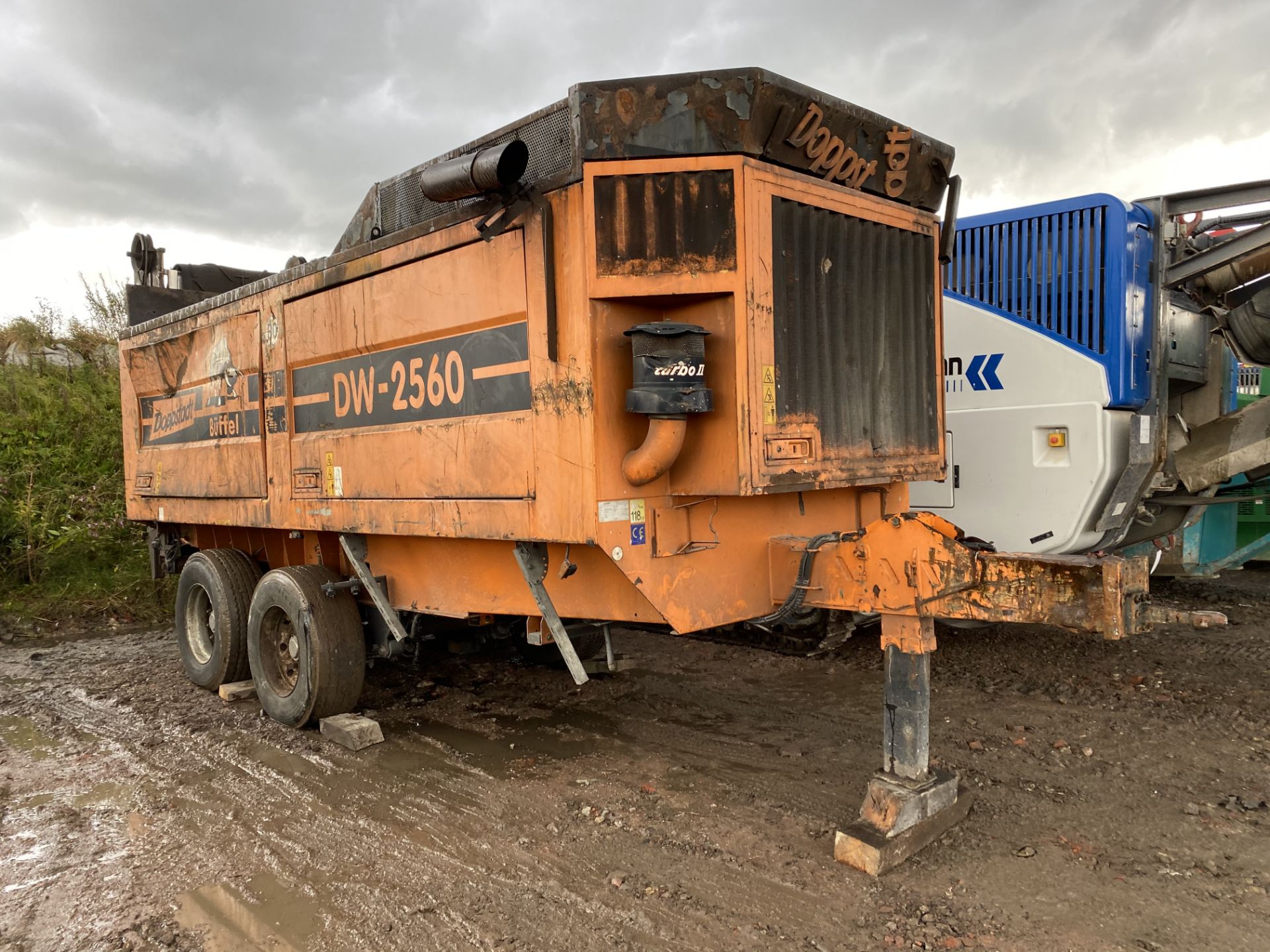 Doppstadt DW 250 B TANDEM AXLE SHREDDER, serial no. 082, year of manufacture 2005, indicated hours