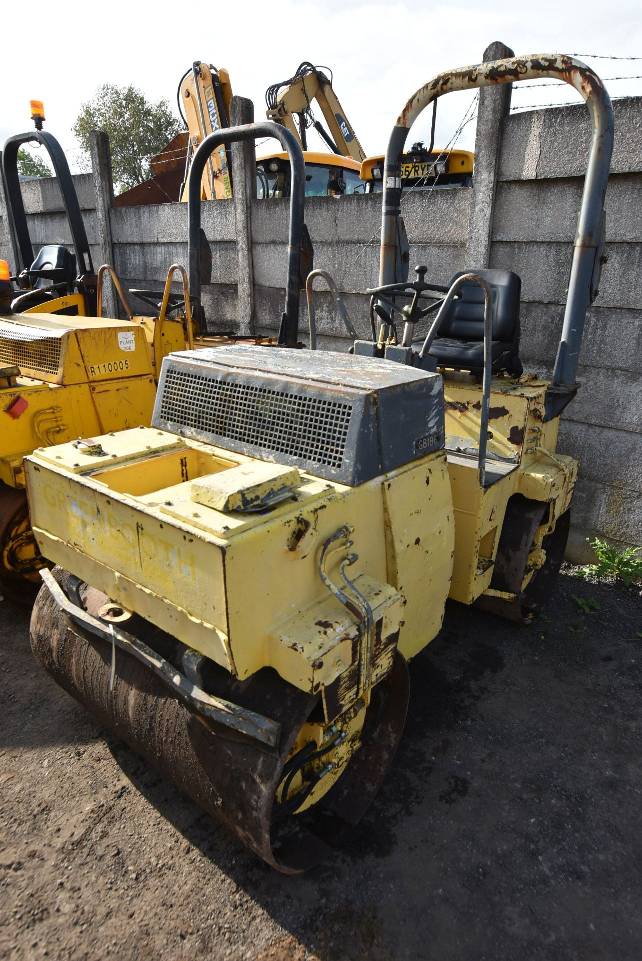 Bomag BW120AD VIBRATORY ROLLER, serial no. 101170030566, 2470kg operating weight (lot located at