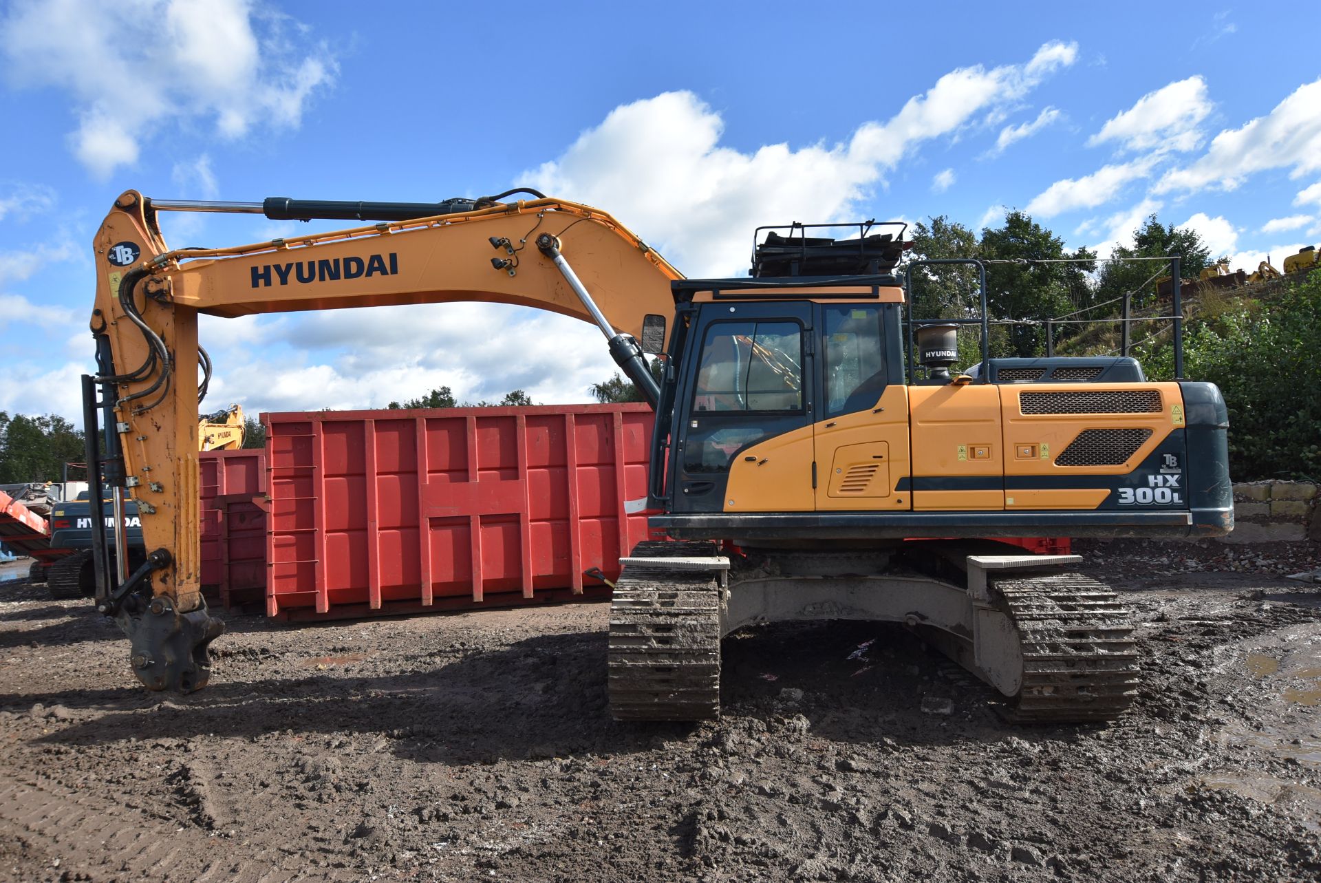 Hyundai HX300L 30T TRACKED EXCAVATOR, VIN HHKHK801TH0000492, year of manufacture 2017, indicated