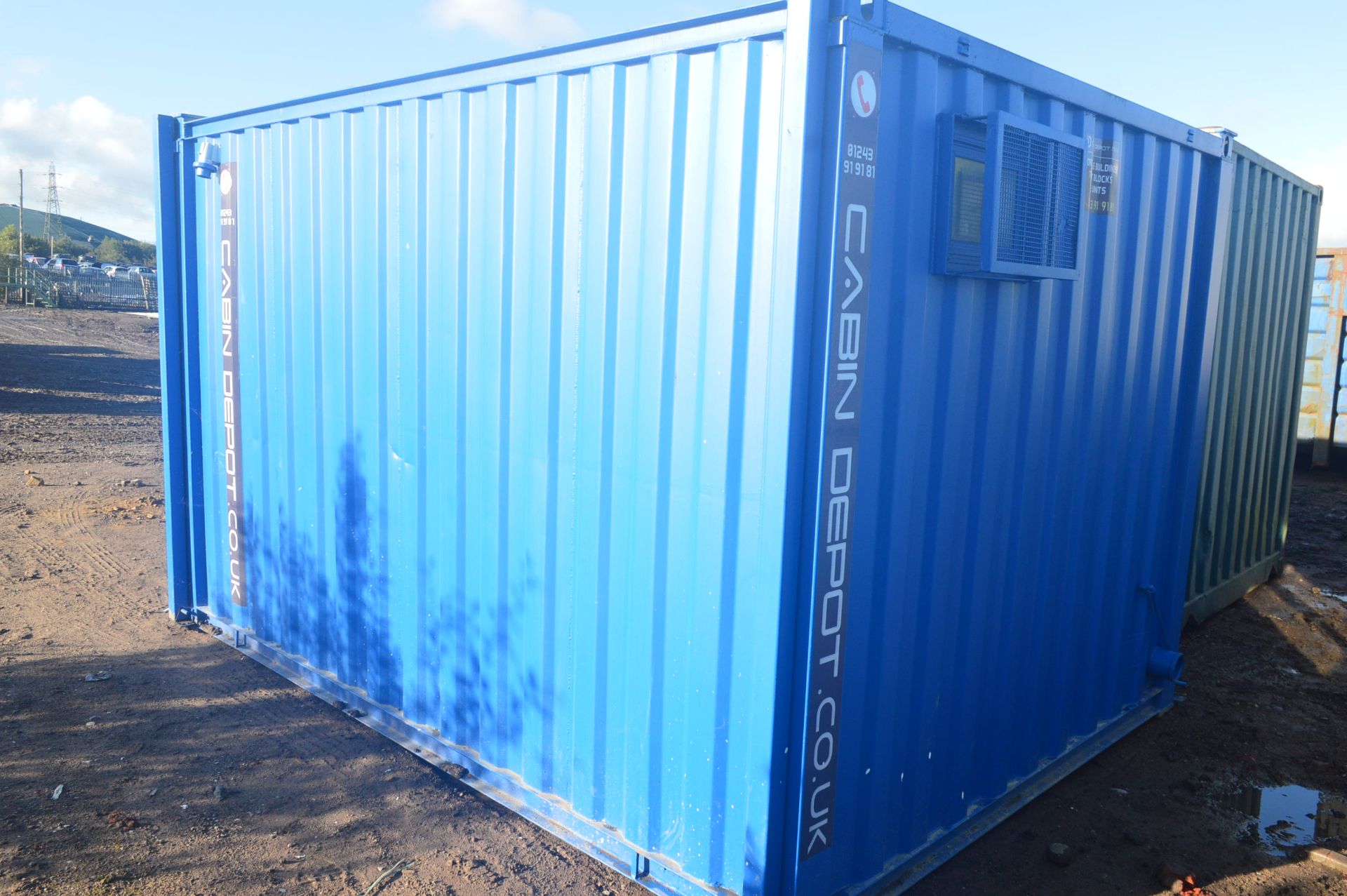 Steel Welfare/ Toilet Cabin, approx. 3.8m x 2.8m x 2.3m high (lot located at Moorfield Drive, - Image 3 of 6