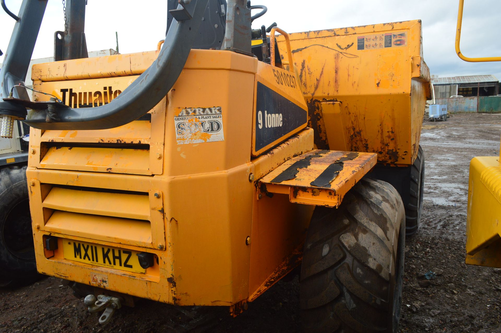 Thwaites MACH590 9T DUMPER, VIN SLCM590Z1106C0340, year of manufacture 2011, indicated hours 4081 ( - Image 4 of 7