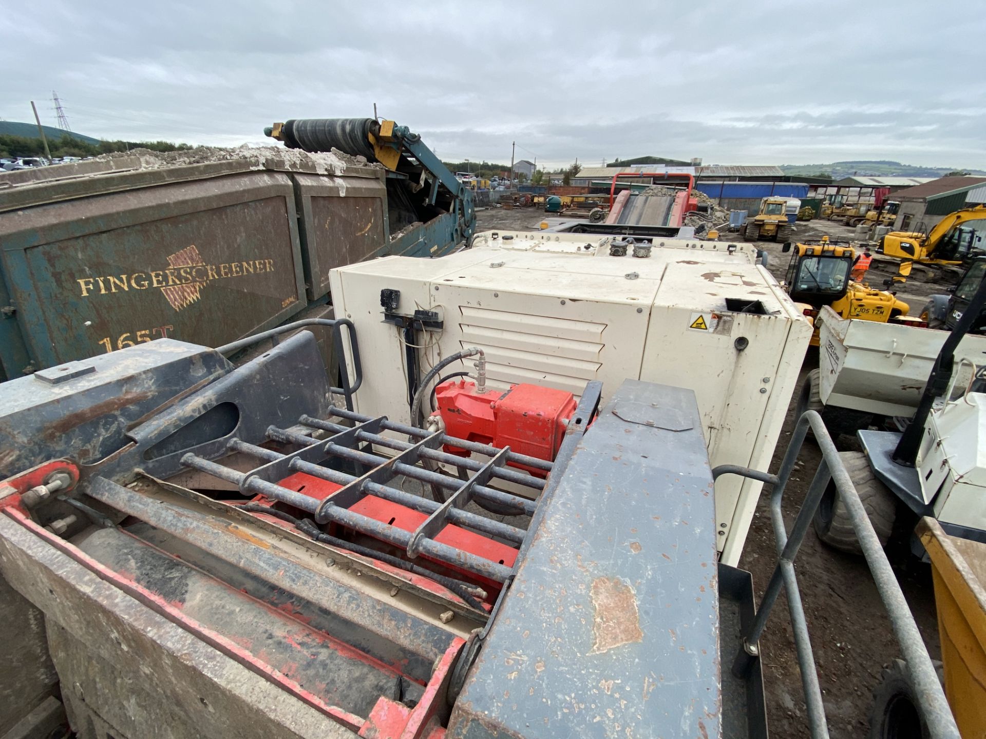 Sandvik QJ241 TRACKED JAW CRUSHER, serial no. A17QJ241007, year of manufacture 2017, indicated hours - Image 7 of 9