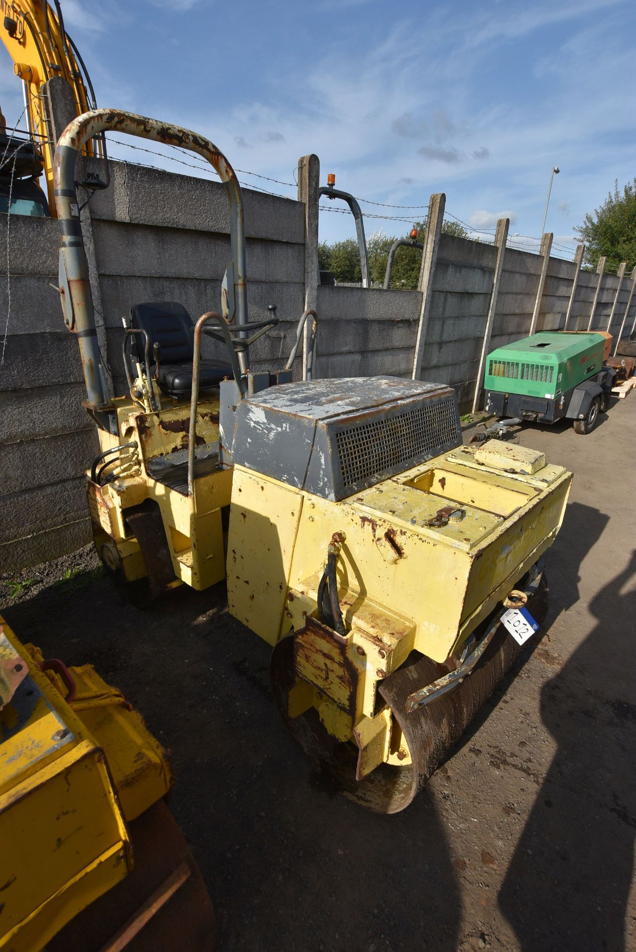 Bomag BW120AD VIBRATORY ROLLER, serial no. 101170030566, 2470kg operating weight (lot located at - Image 2 of 5