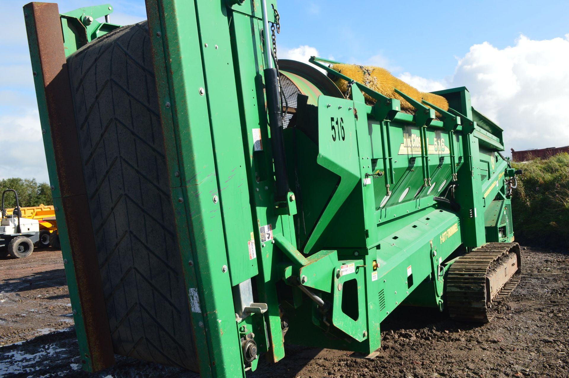 McCloskey 516RI 4x4 1-877 TRACK MOUNTED TROMMEL, serial no. 56271, year of manufacture 2016, - Image 2 of 11