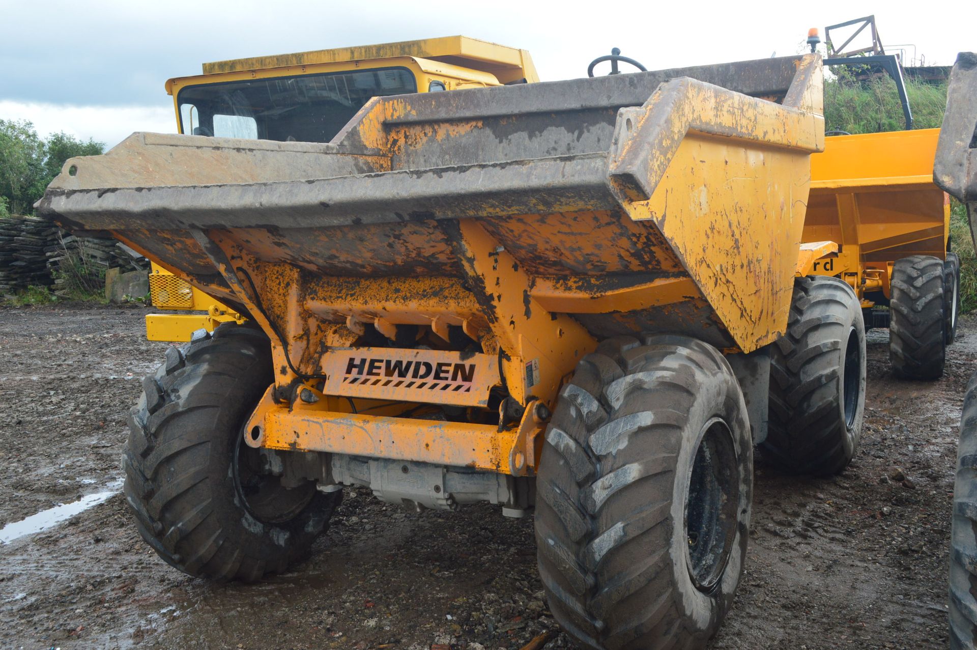 Thwaites MACH590 9T DUMPER, VIN SLCM590Z1106C0340, year of manufacture 2011, indicated hours 4081 ( - Image 2 of 7