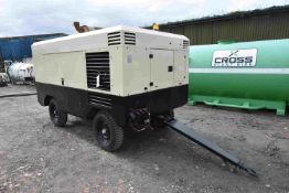 Doosan 9300 TWIN AXLE DRAWBAR TRAILER MOUNTED AIR COMPRESSOR, serial no. UN59300FXDY894096, year