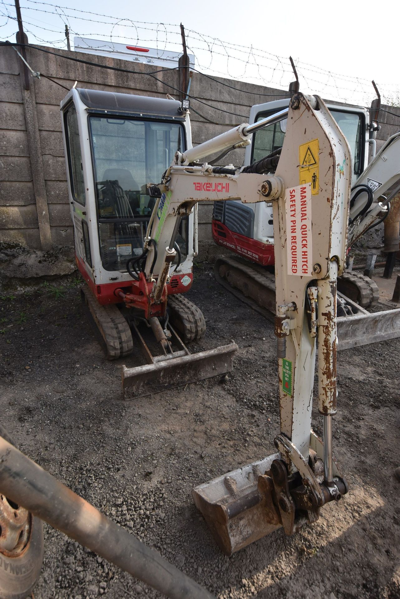 Takeuchi TB016 1.5T TRACKED EXCAVATOR, serial no. 11620753, year of manufacture 2010, indicated - Image 2 of 9