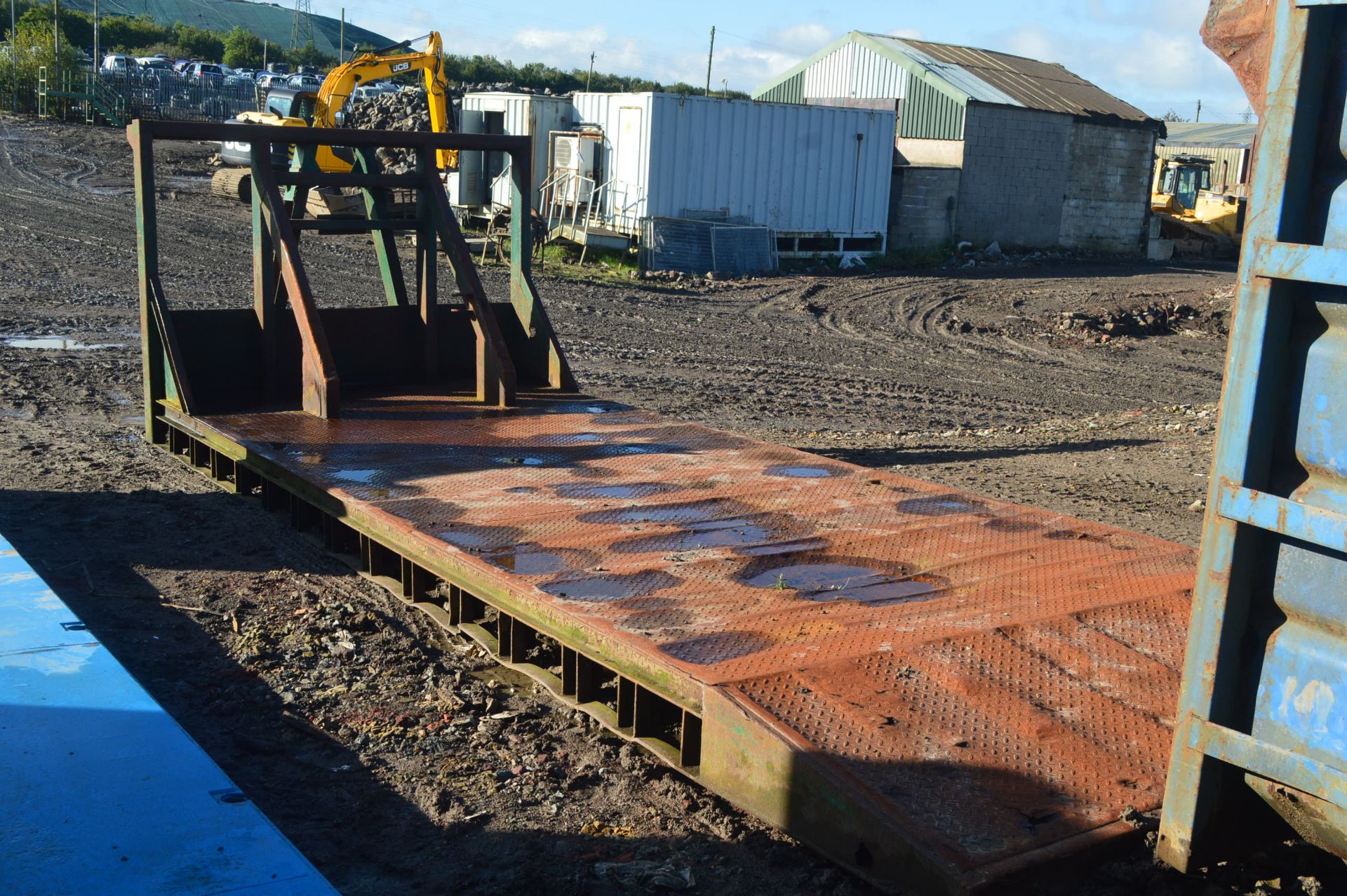 RORO Plant Body, approx. 7.1m long x 2.5m wide (lot located at Moorfield Drive, Altham, - Image 3 of 5