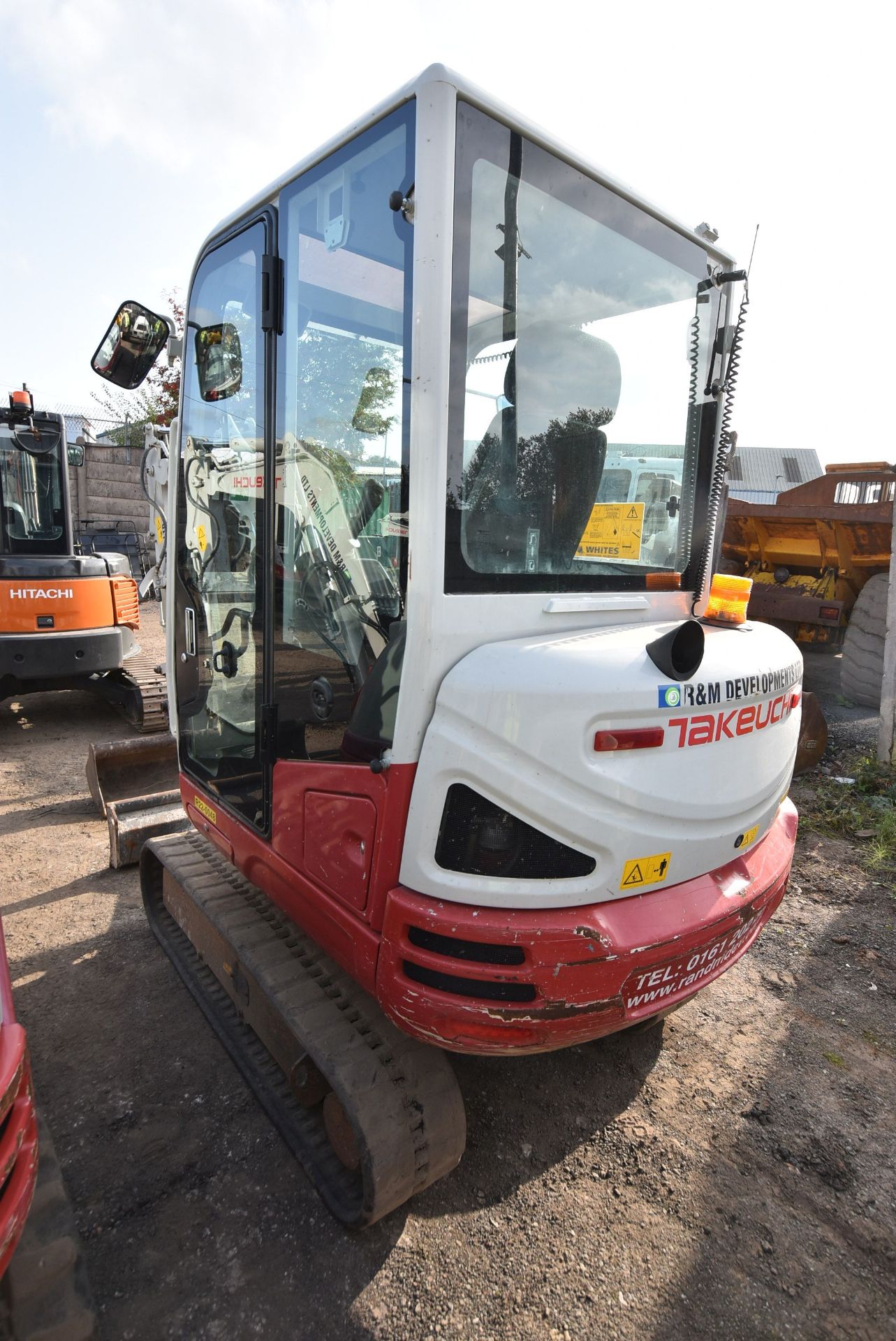 Takeuchi TB230 3T TRACKED EXCAVATOR, serial no. 130001335, year of manufacture 2016, 18.5kW engine - Image 4 of 8