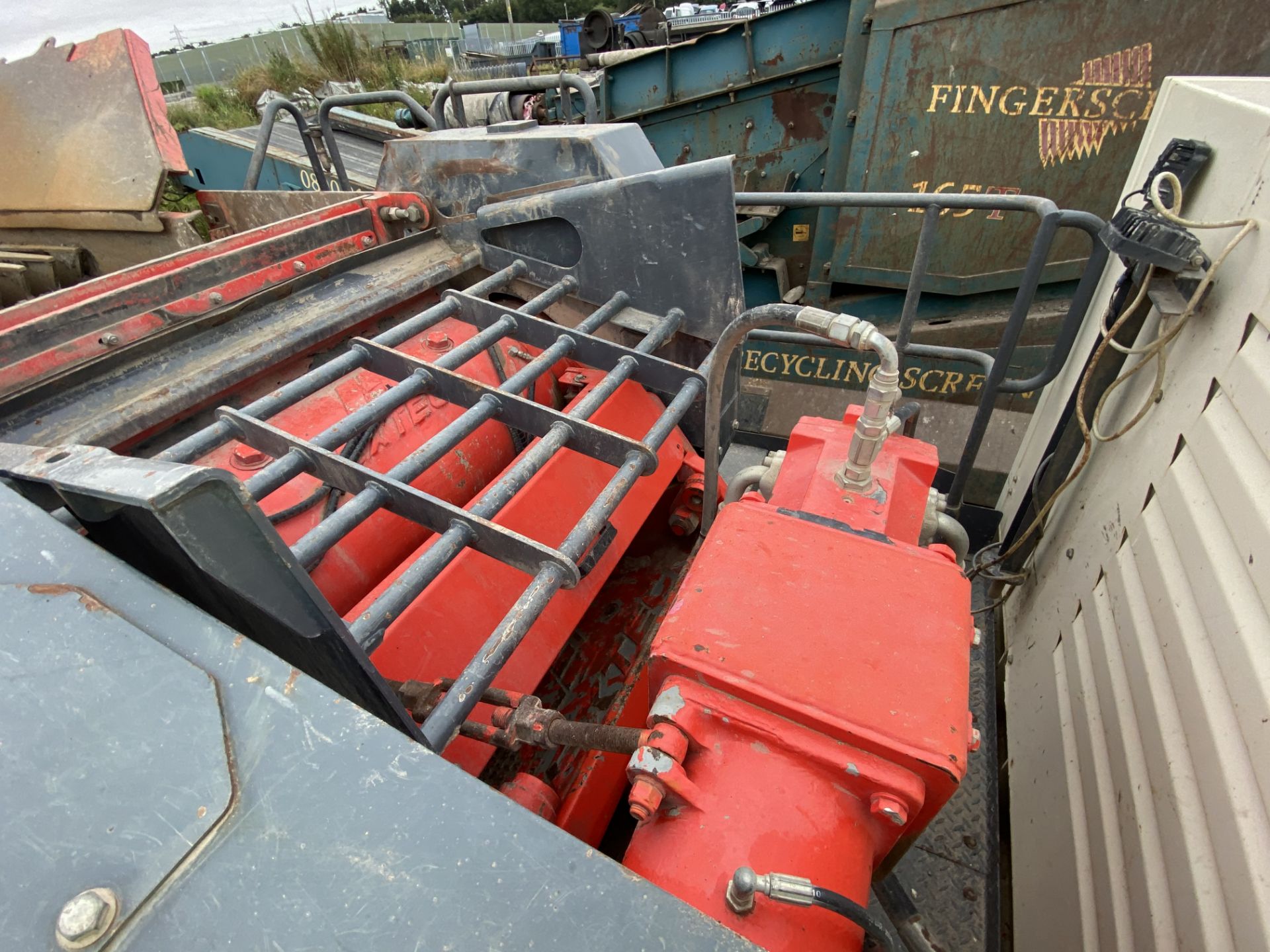 Sandvik QJ241 TRACKED JAW CRUSHER, serial no. A17QJ241007, year of manufacture 2017, indicated hours - Image 8 of 9