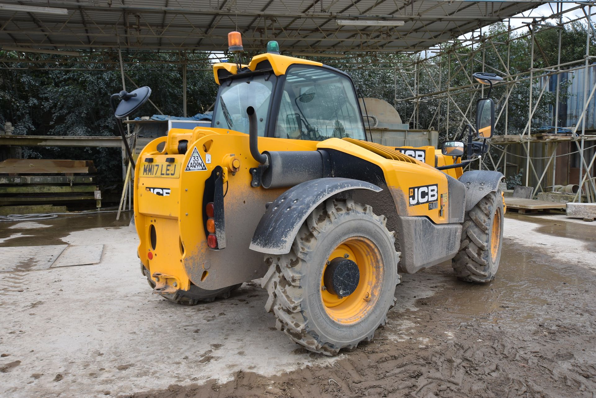 JCB 531-70 LOADALL TELEHANDLER, registration no. MM17 LEJ, date first registered 04/07/17 (lot - Image 4 of 8