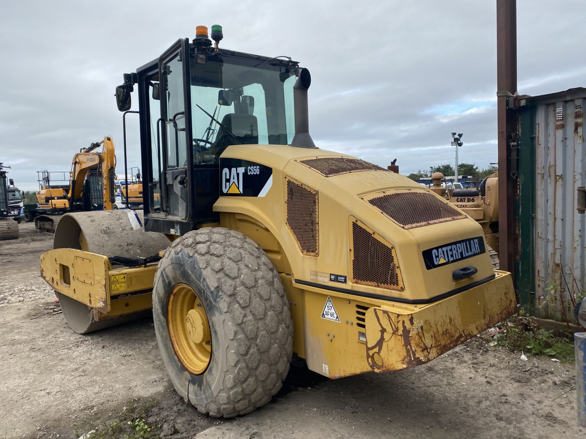 Caterpillar C556 VIBRATING ROLLER, serial no. 971, ident no. CAT0C556VFL500971, year of - Image 5 of 9