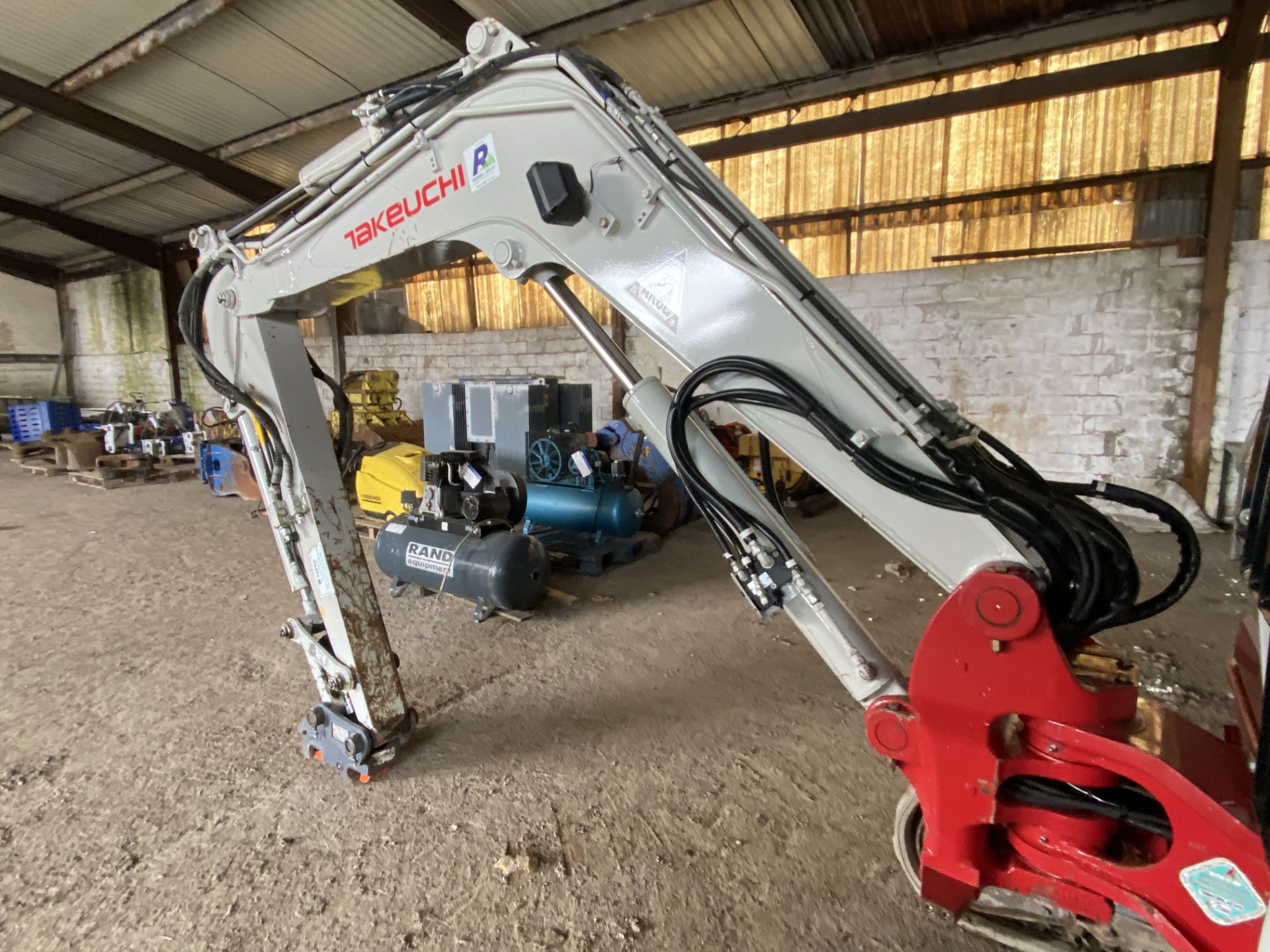 Takeuchi TB260 TRACKED EXCAVATOR, serial no. 126002686, year of manufacture 2018 indicated hours - Image 5 of 7