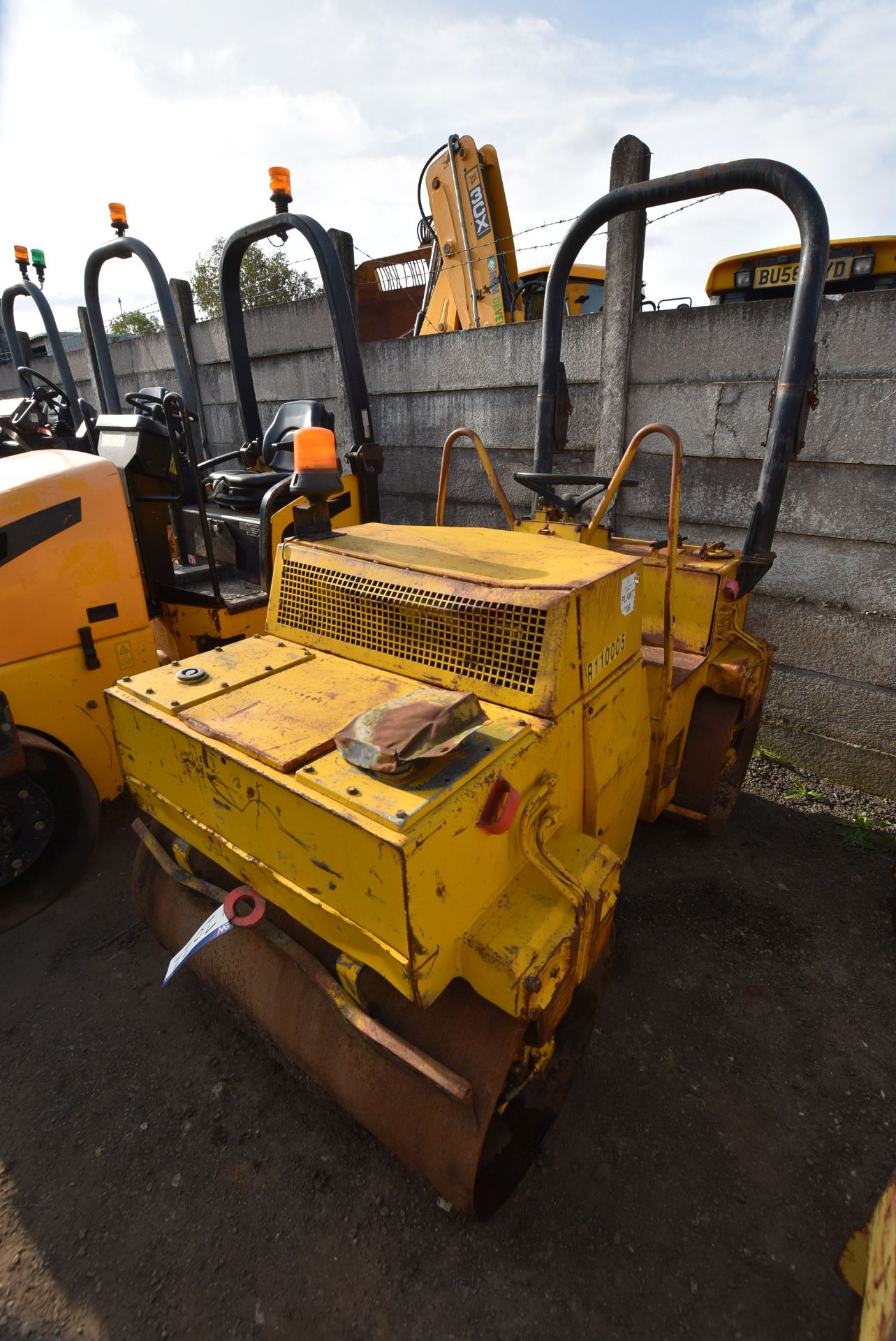 Bomag BW120AD VIBRATORY ROLLER, serial no. 101170022324, 2470kg operating weight, indicated hours