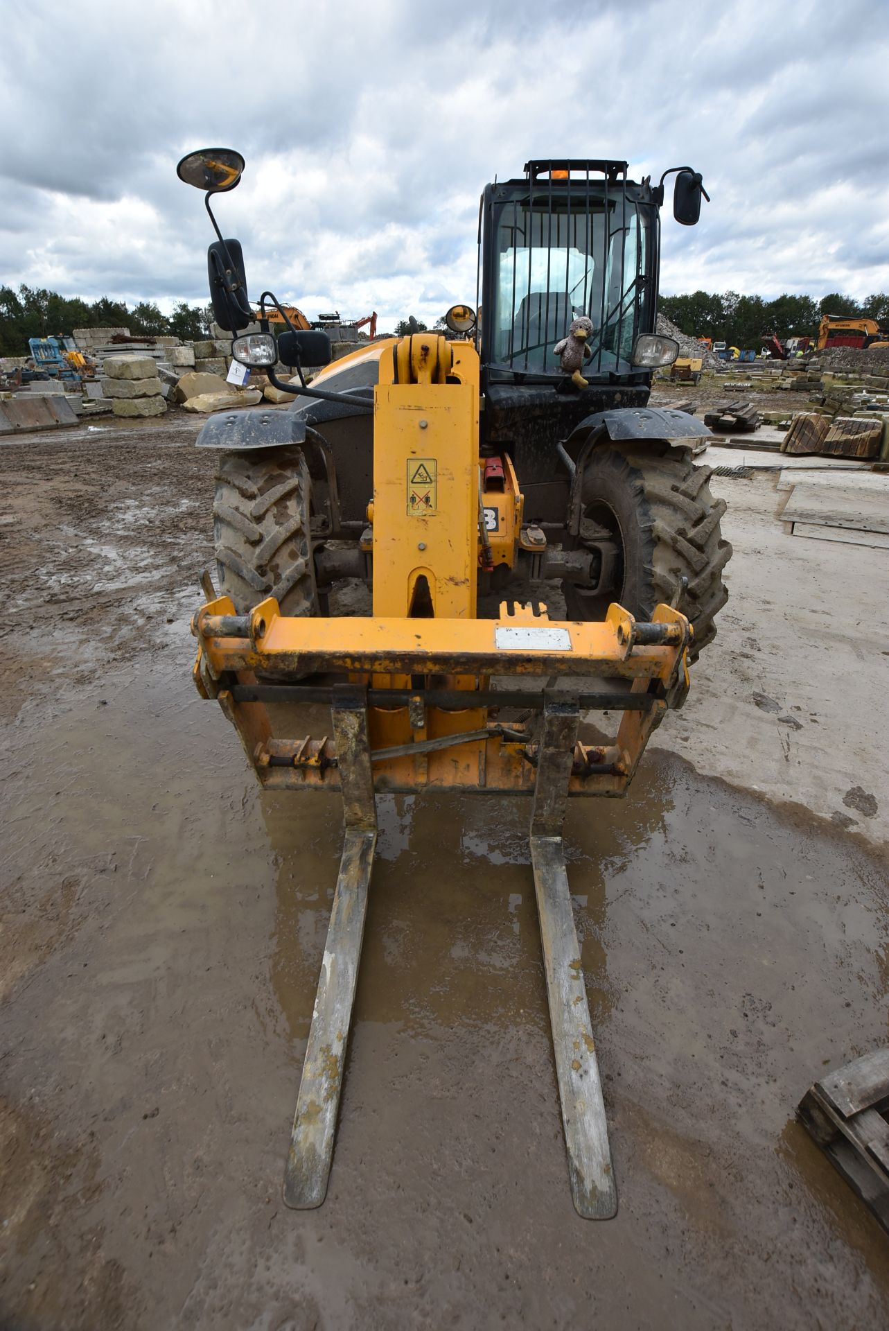 JCB 531-70 LOADALL TELEHANDLER, registration no. MM17 LEJ, date first registered 04/07/17 (lot - Image 8 of 8