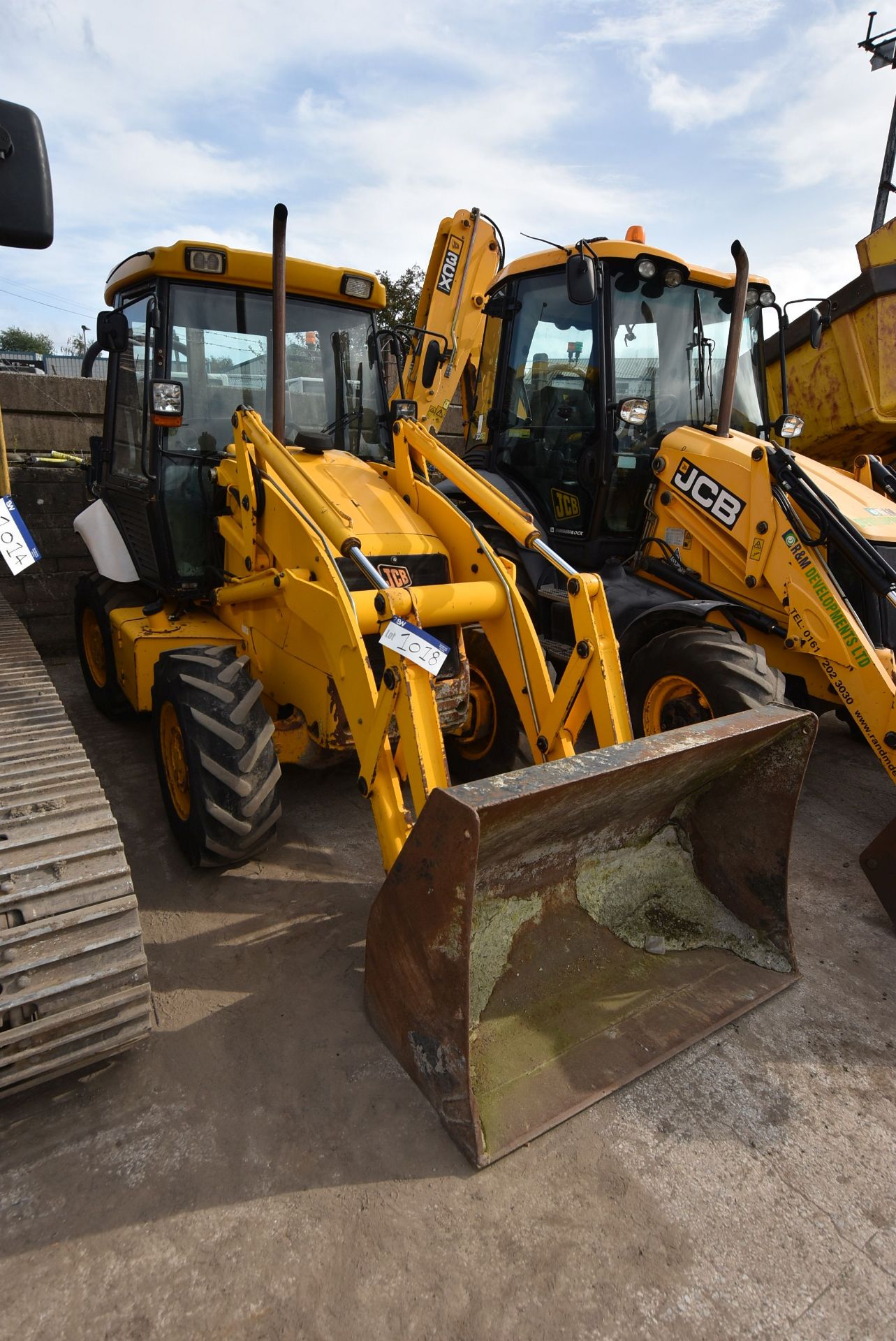 JCB 2CX LOADER, PIN JCB2CXAMV70979811, registration no. BU56 RYD, date first registered 01/02/07,