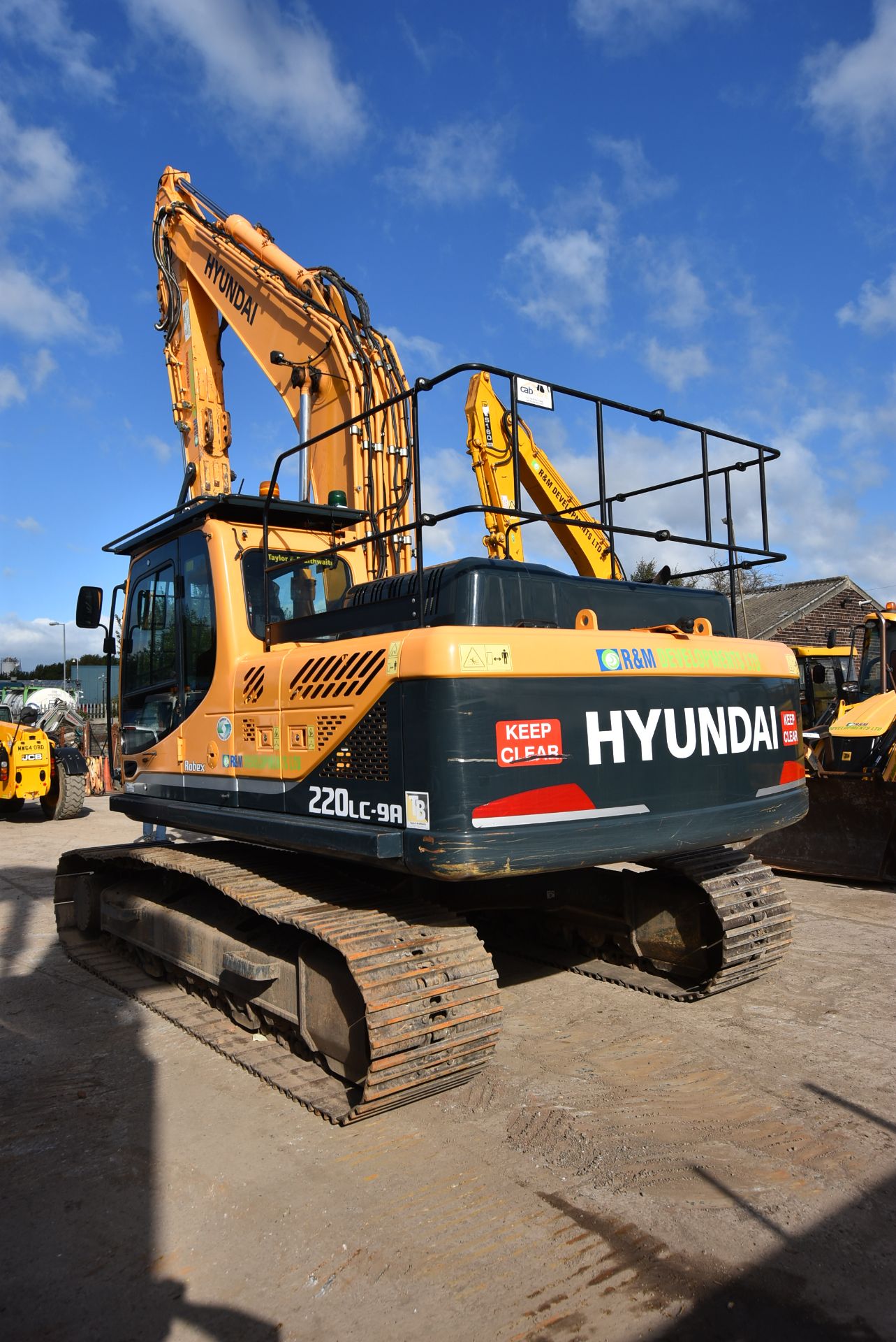 Hyundai R220 20T TRACKED EXCAVATOR , serial no. HHKHZ610JG0000758, year of manufacture 2017, approx. - Image 4 of 8