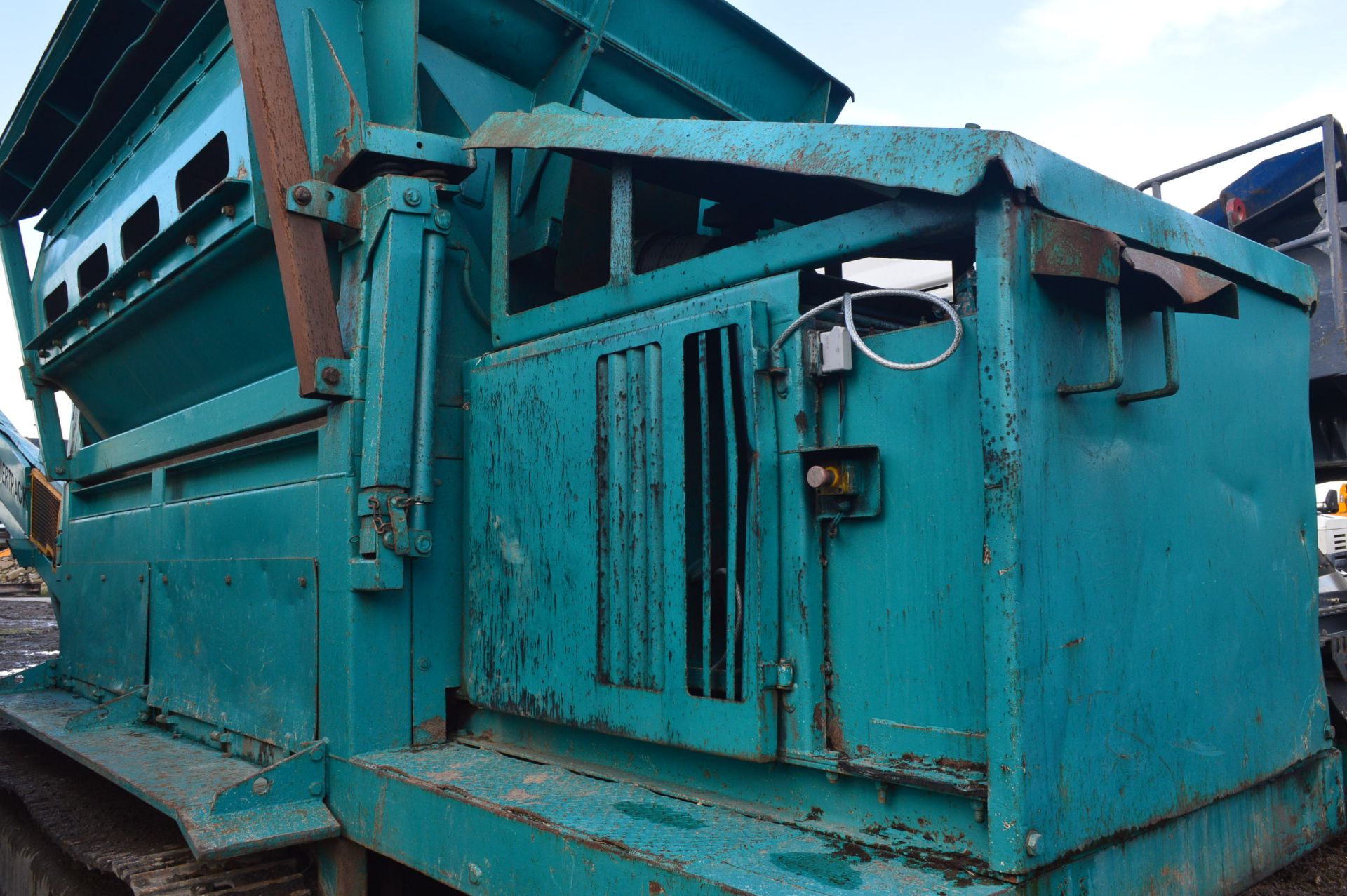 Powerscreen POWER TRACK MOUNTED AGGREGATE SCREEN, serial no. 72 15 651, indicated hours 8429 (at - Image 3 of 7