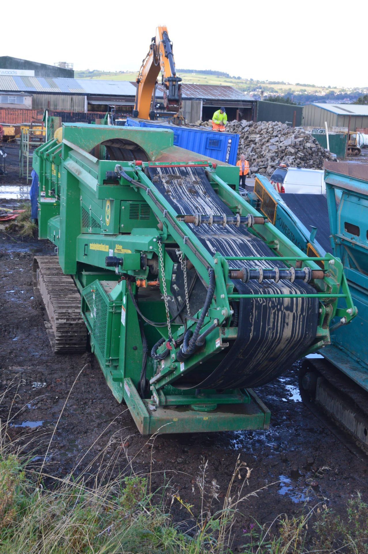 McCloskey 516RI 4x4 1-877 TRACK MOUNTED TROMMEL, serial no. 56271, year of manufacture 2016, - Image 5 of 11