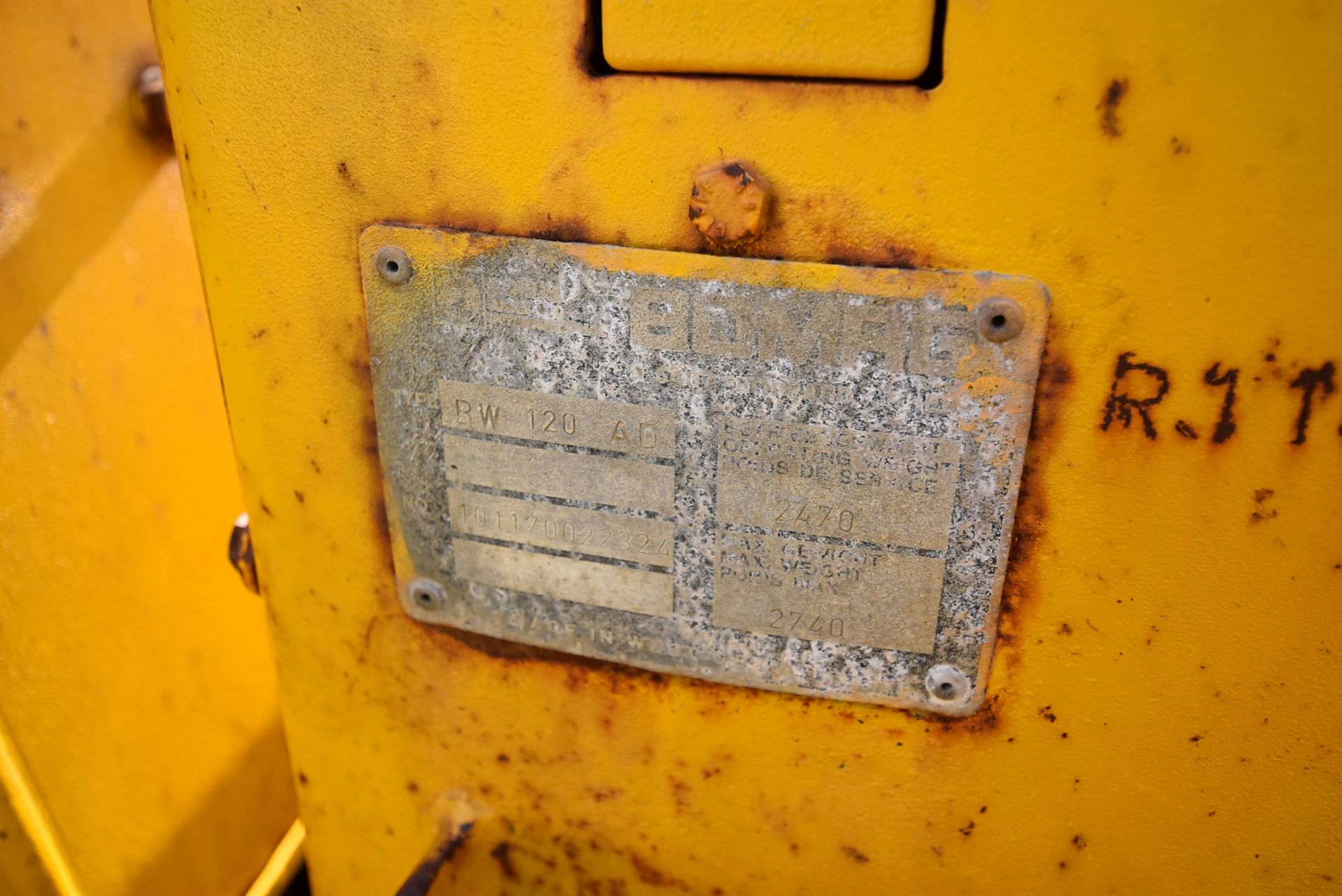 Bomag BW120AD VIBRATORY ROLLER, serial no. 101170022324, 2470kg operating weight, indicated hours - Image 6 of 6