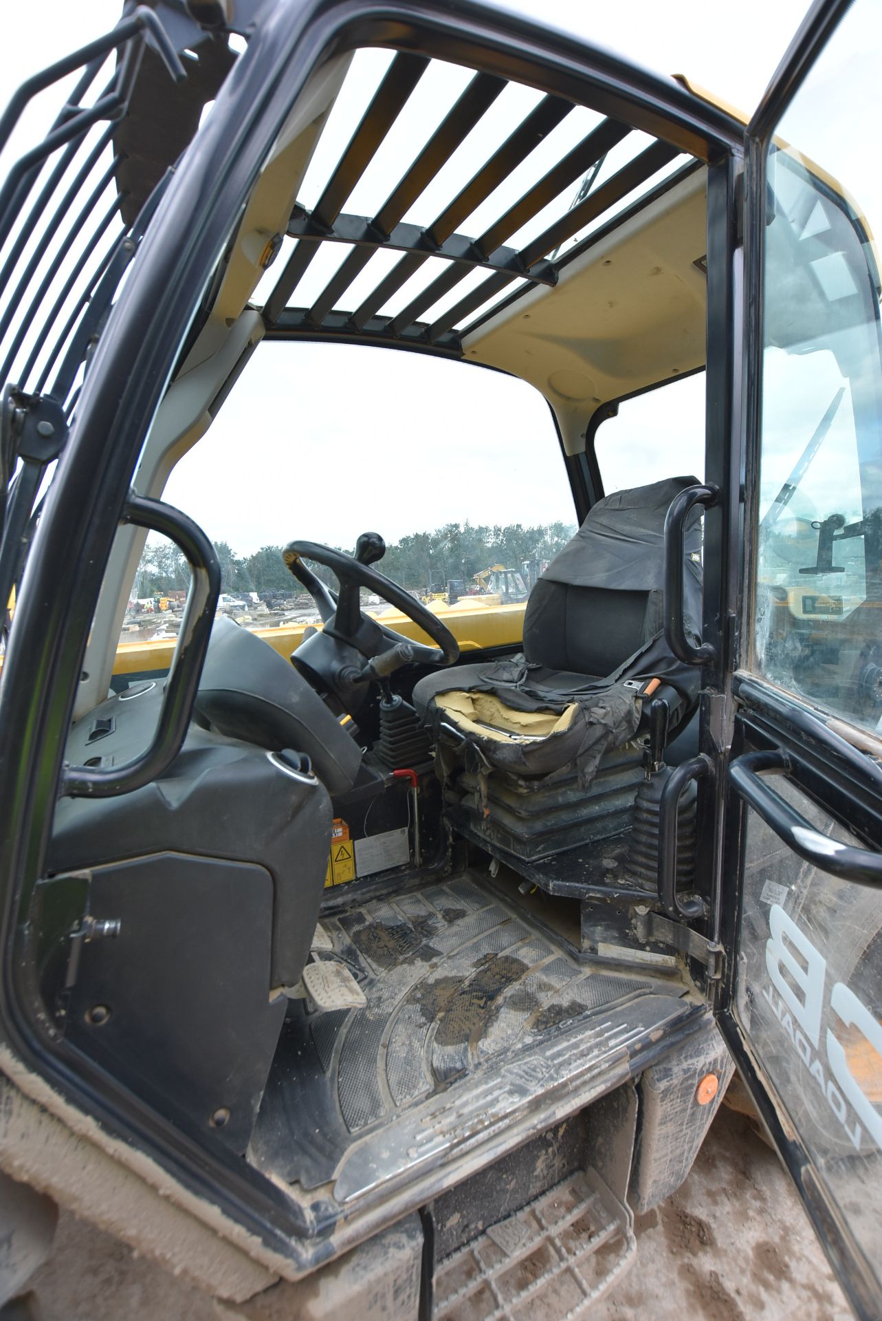 JCB 531-70 LOADALL TELEHANDLER, registration no. MM17 LEJ, date first registered 04/07/17 (lot - Image 5 of 8