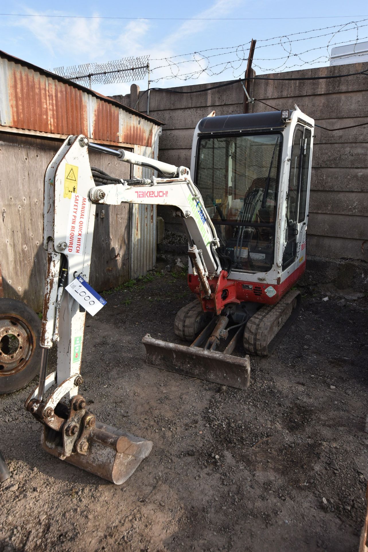 Takeuchi TB016 1.5T TRACKED EXCAVATOR, serial no. 11620753, year of manufacture 2010, indicated
