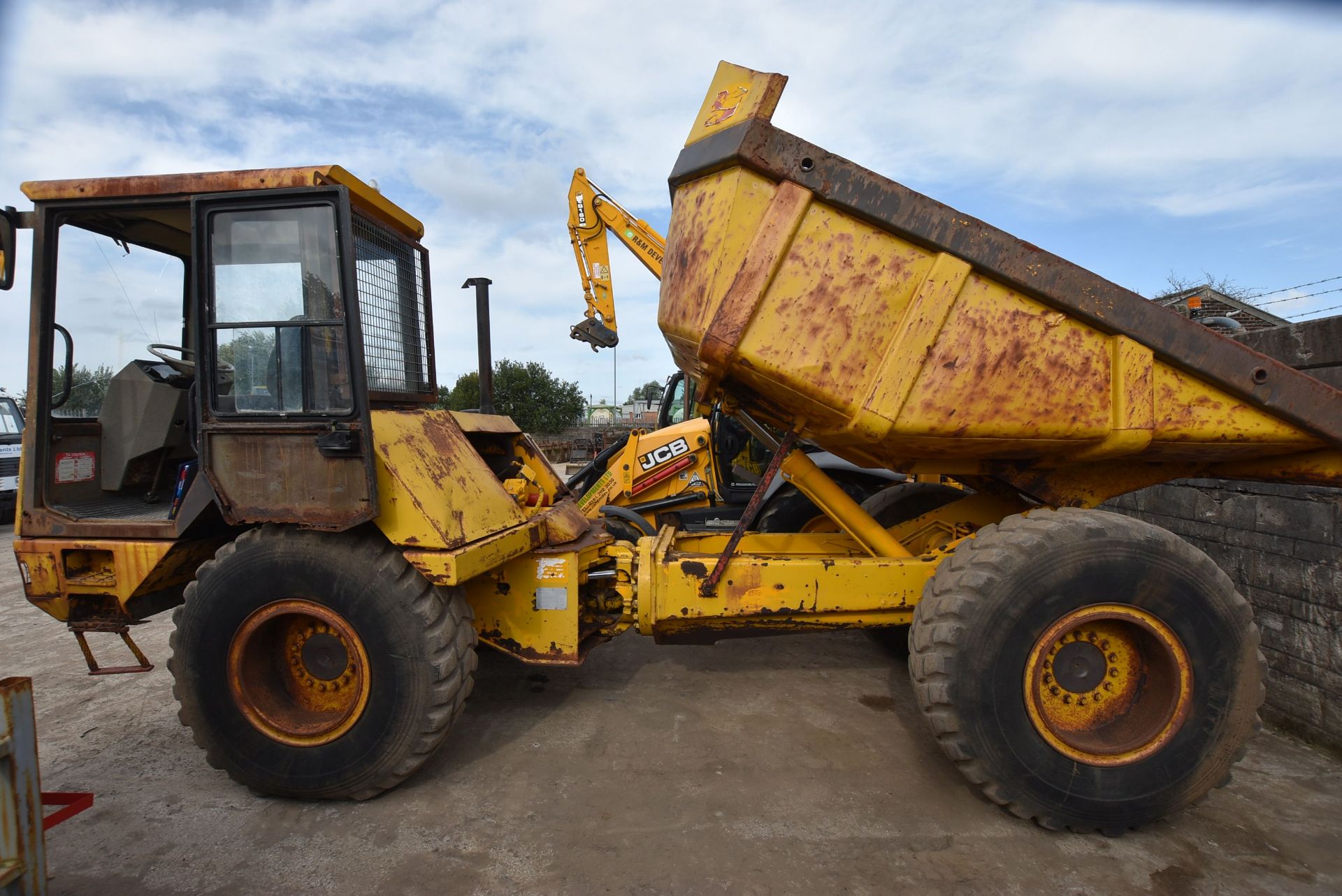 JCB 712 ARTICULATED DUMP TRUCK, serial no. 810293S, 01188 indicated hours (at time of listing) ( - Image 3 of 11