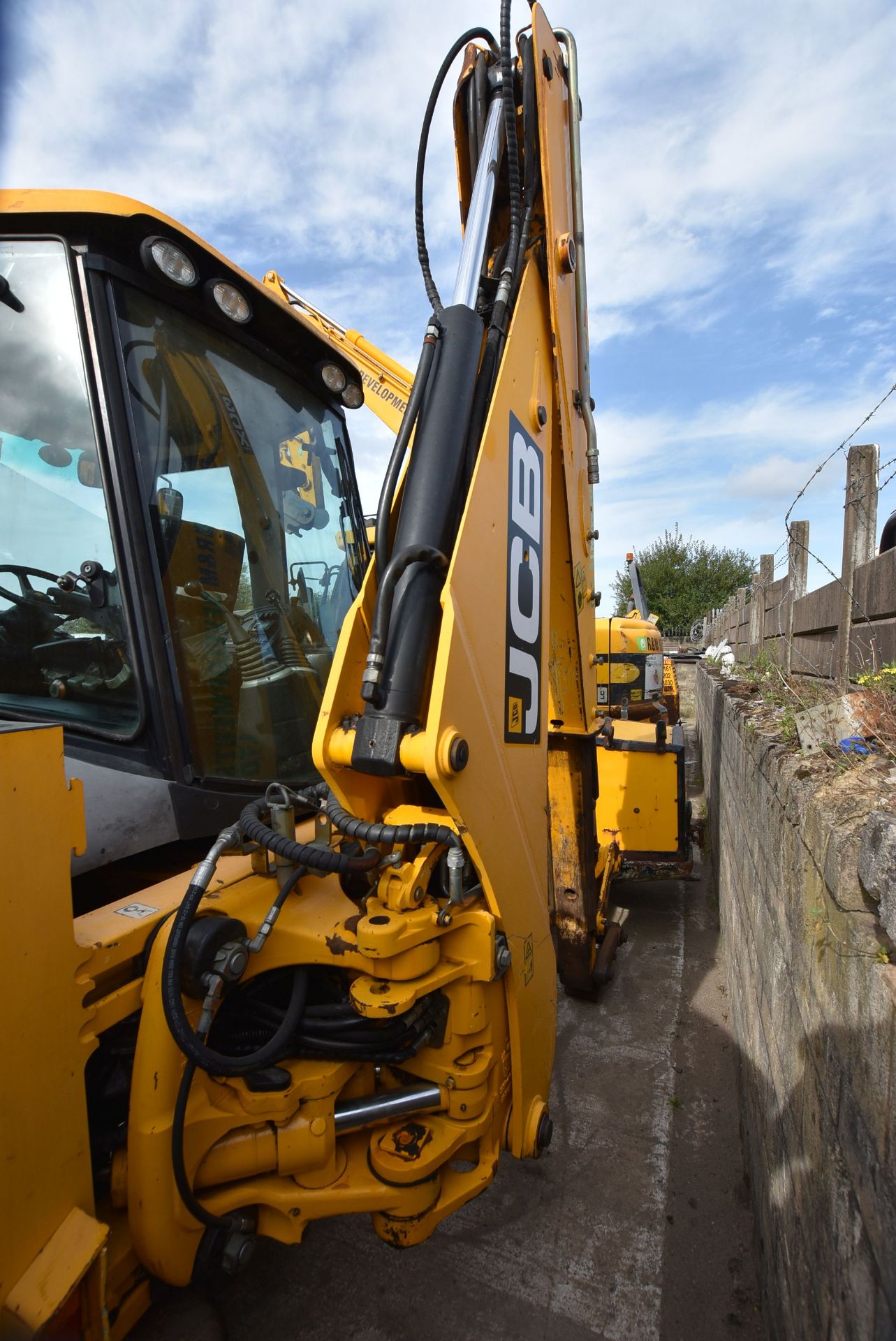 JCB 3CXSM 4T ECO BACK HOE LOADER, PIN JCB3CX4TH02100202, registration no. MX12 LRY, date first - Image 5 of 12