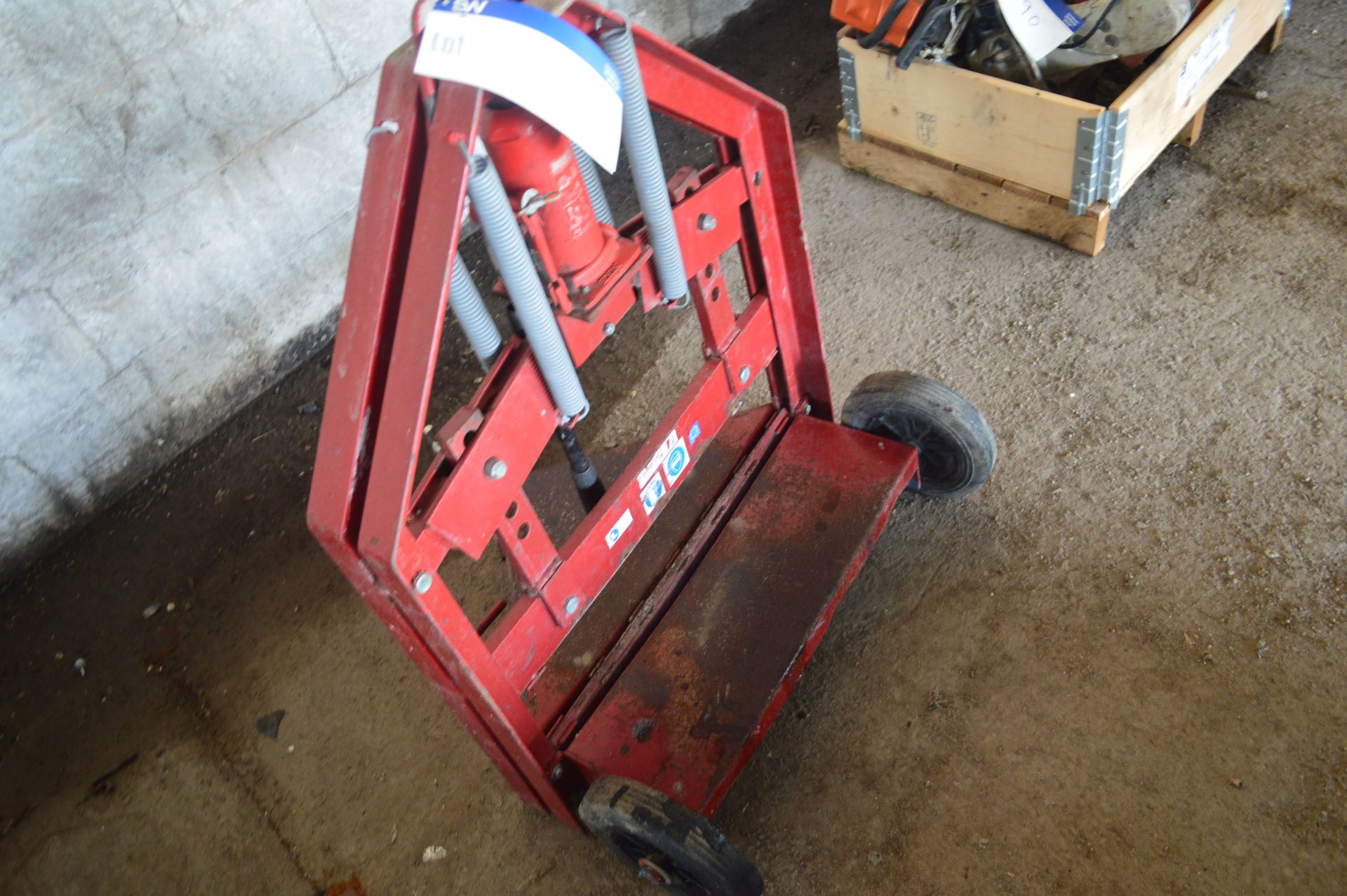 Nike Mobile Hydraulic Press (lot located at Moorfield Drive, Altham, Accrington, Lancashire, BB5