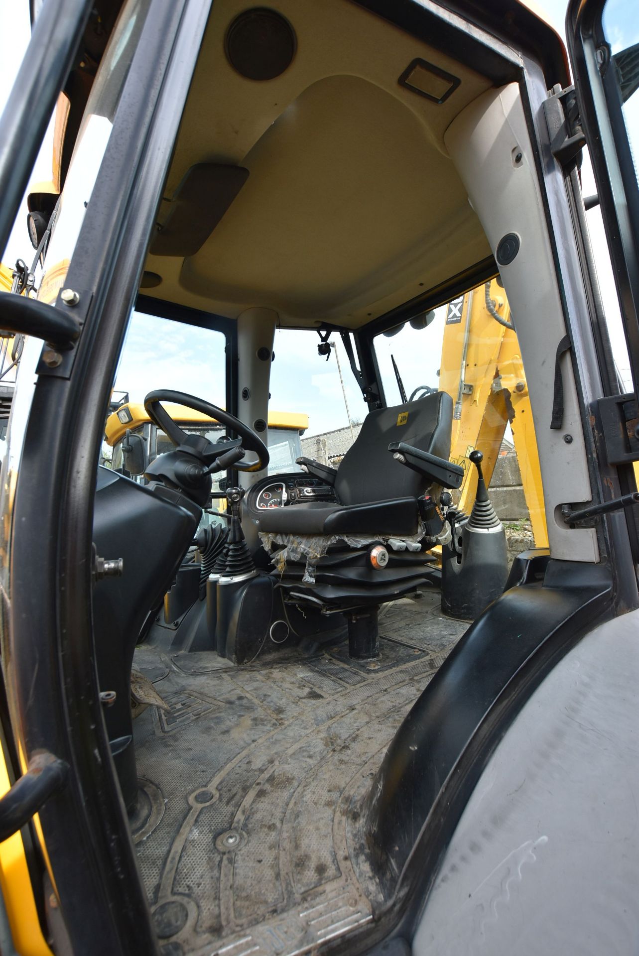 JCB 3CXSM 4T ECO BACK HOE LOADER, PIN JCB3CX4TH02100202, registration no. MX12 LRY, date first - Image 11 of 12