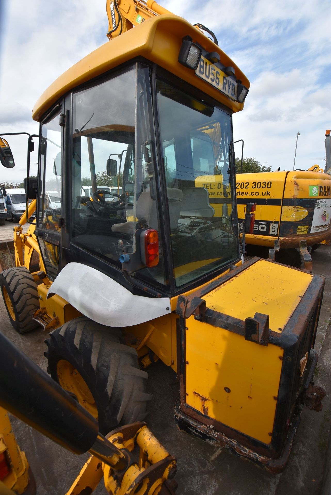 JCB 2CX LOADER, PIN JCB2CXAMV70979811, registration no. BU56 RYD, date first registered 01/02/07, - Image 4 of 11