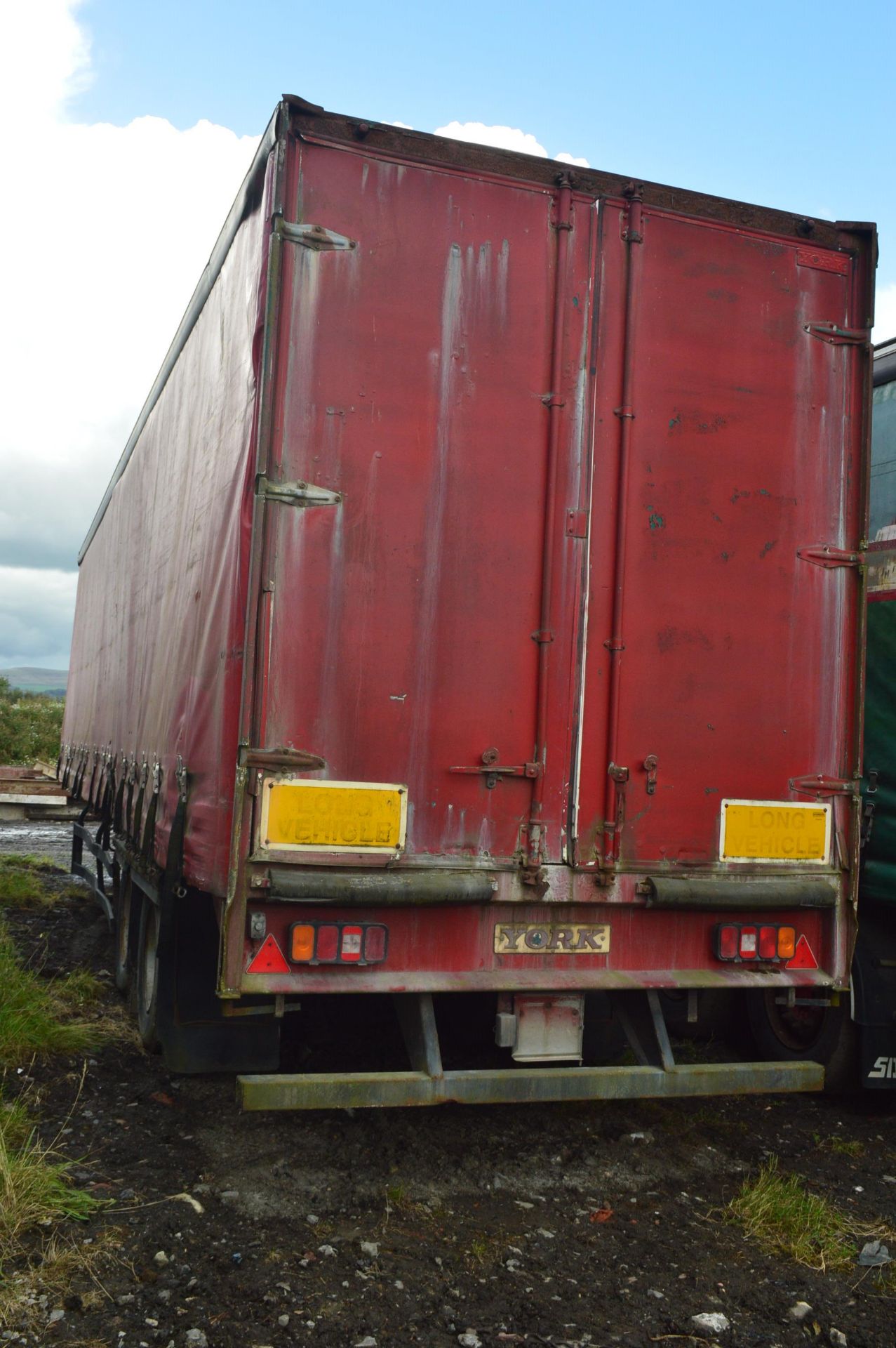 York Tandem Axle Curtainside Trailer, year of manufacture 1996, 31,500kg max. trailer weight (lot - Image 2 of 10