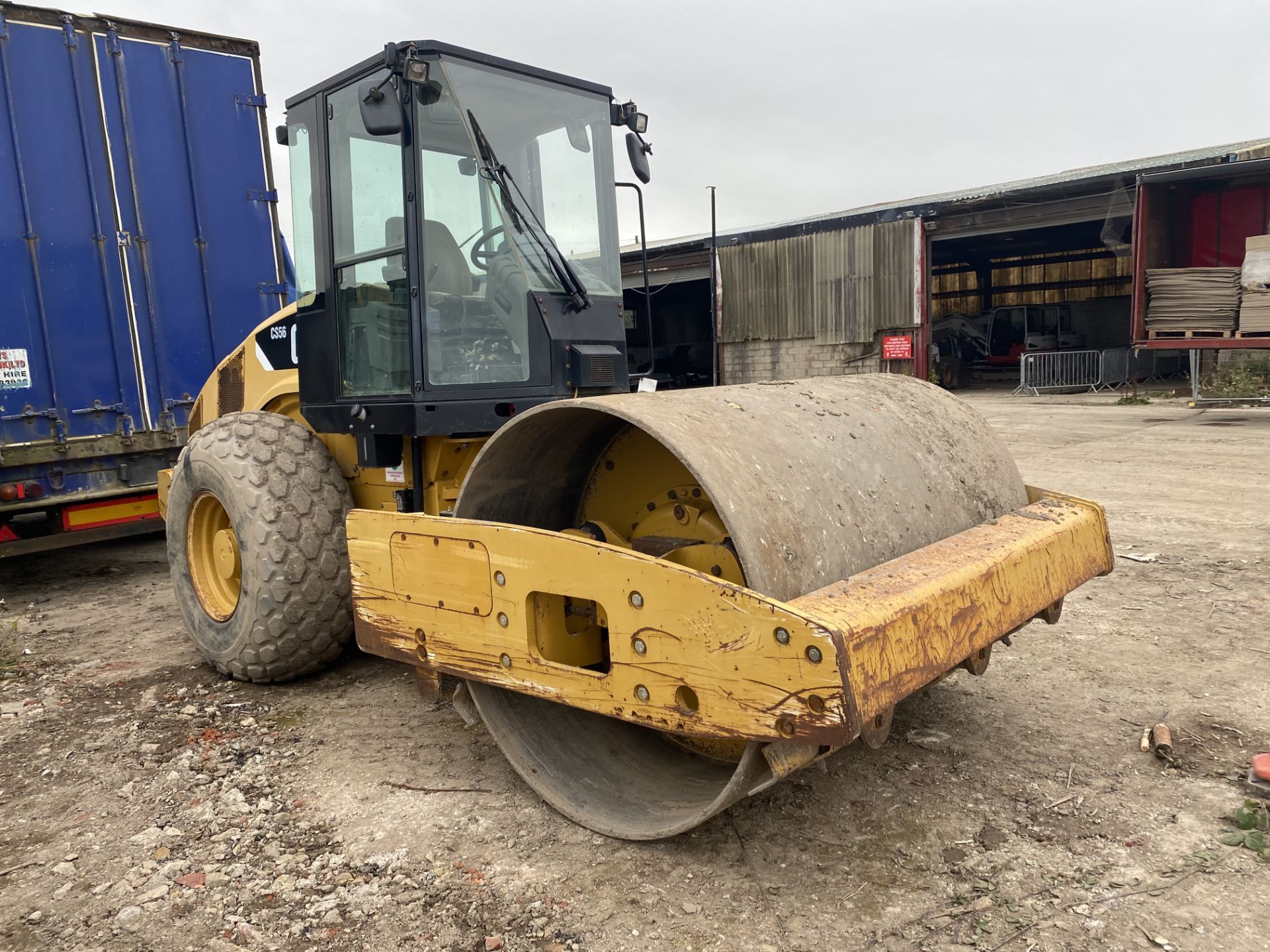 Caterpillar C556 VIBRATING ROLLER, serial no. 971, ident no. CAT0C556VFL500971, year of - Image 3 of 9