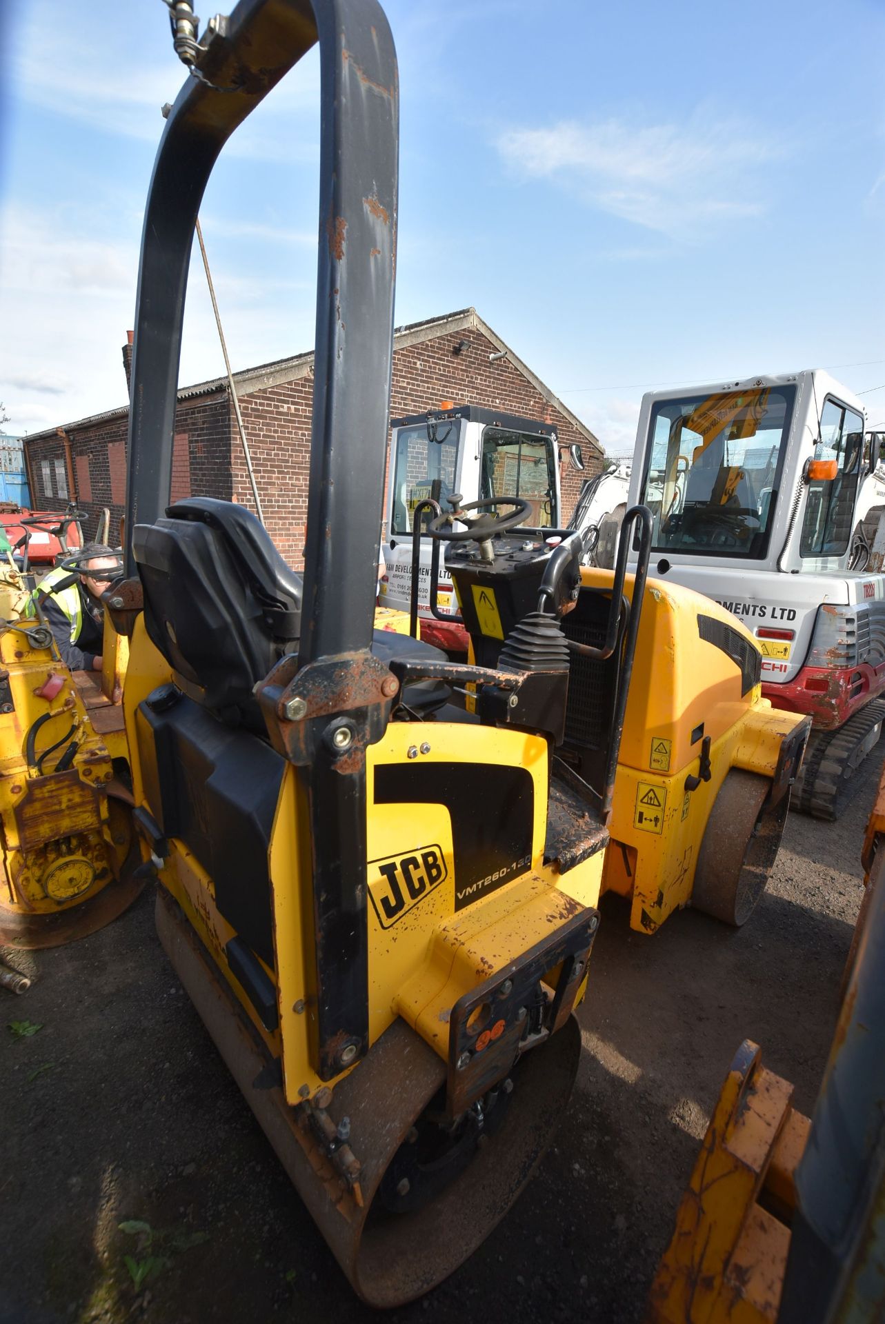 JCB VMT260-120 VIBROMAX VIBRATORY ROLLER, serial no. 1701216, year of manufacture 2008, 2700kg - Image 3 of 5